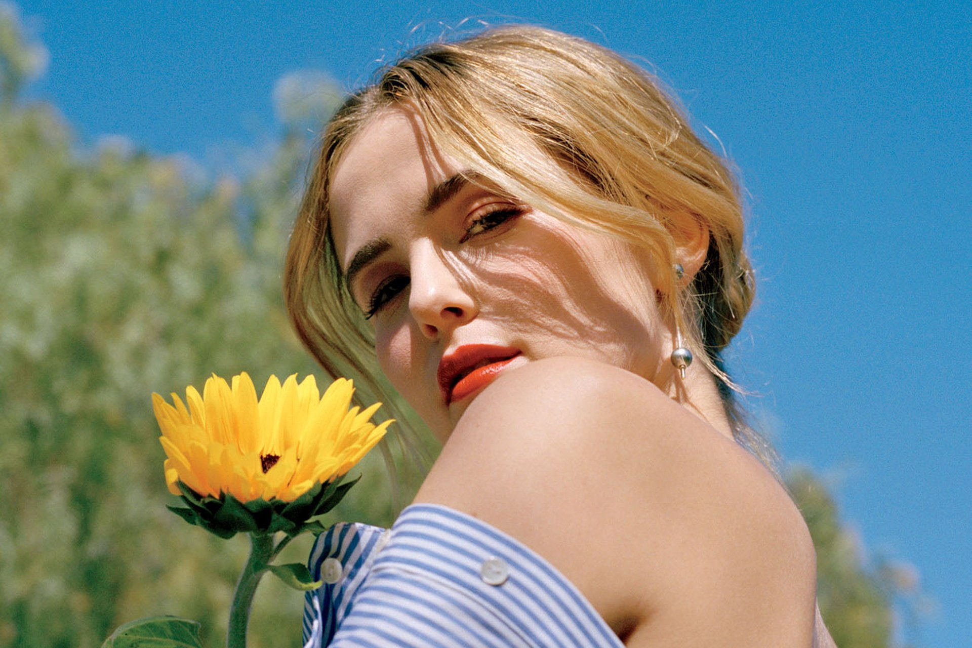 Actresses Zoey Deutch Blonde Brown Eyes Lipstick