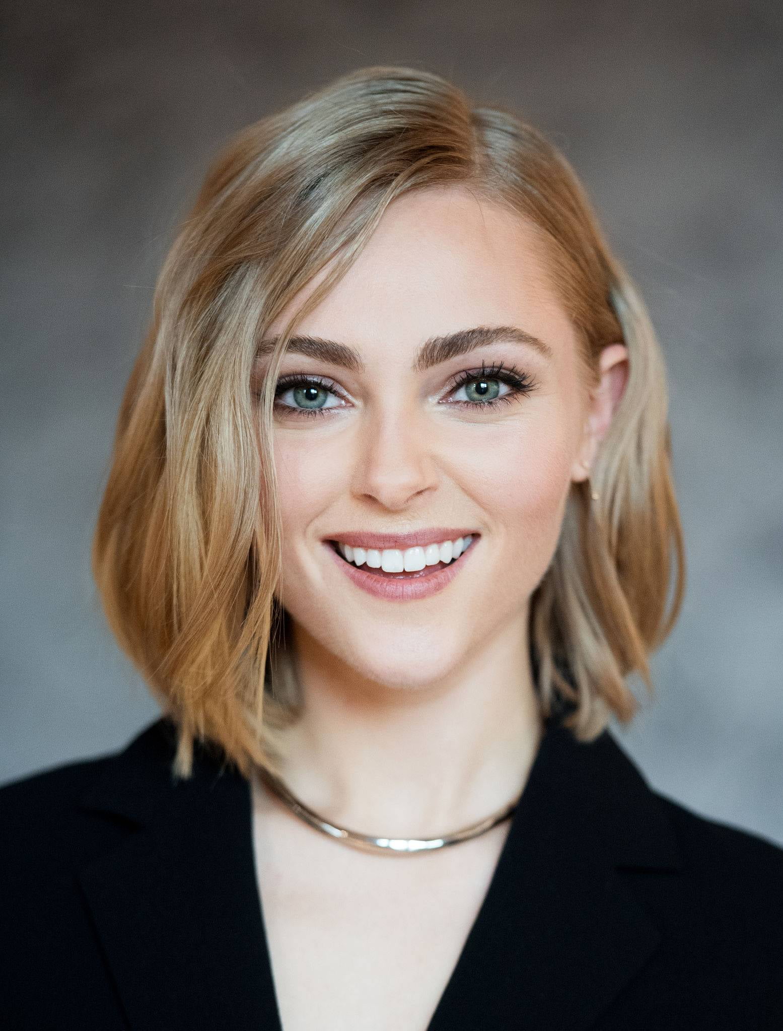 AnnaSophia Robb women actress blonde blue eyes short hair