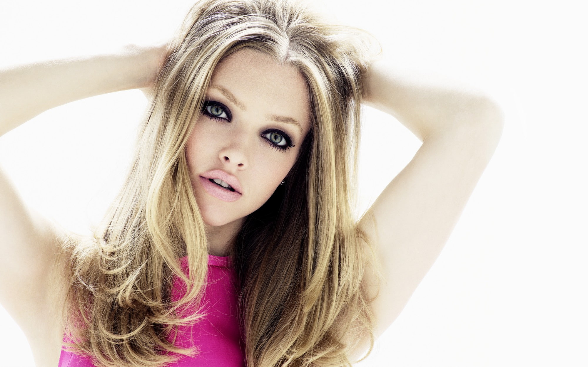 Amanda Seyfried blonde actress women celebrity looking at viewer 2k