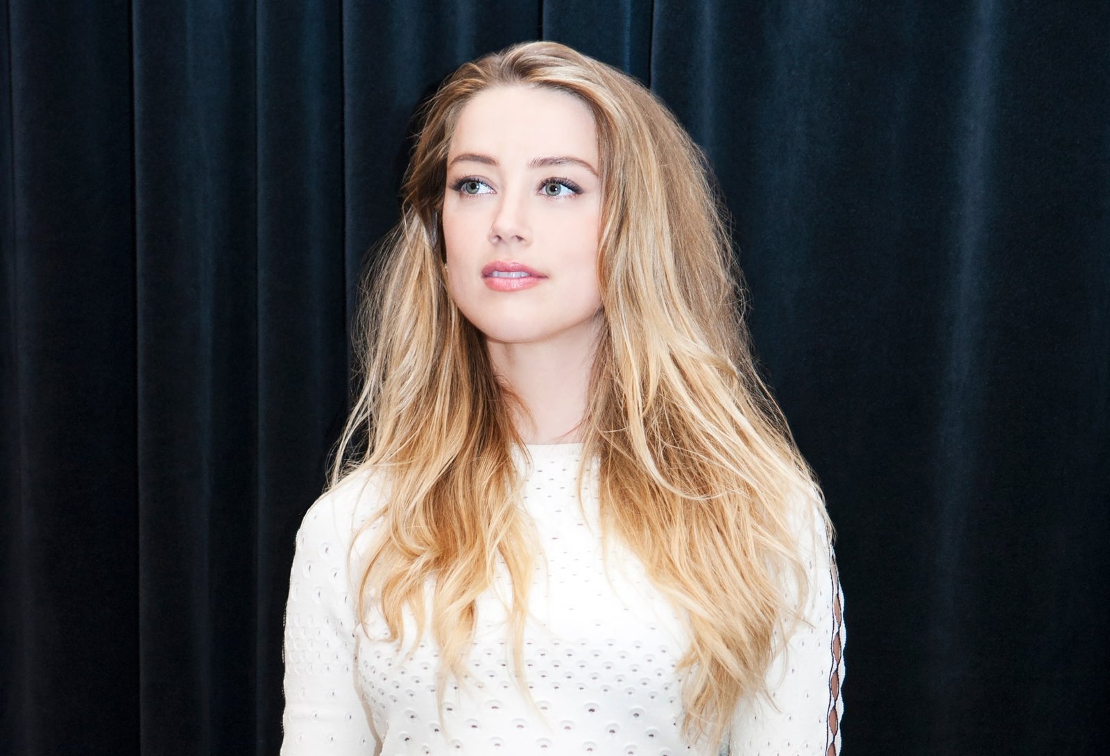 Amber Heard actress women blonde white sweater 2k