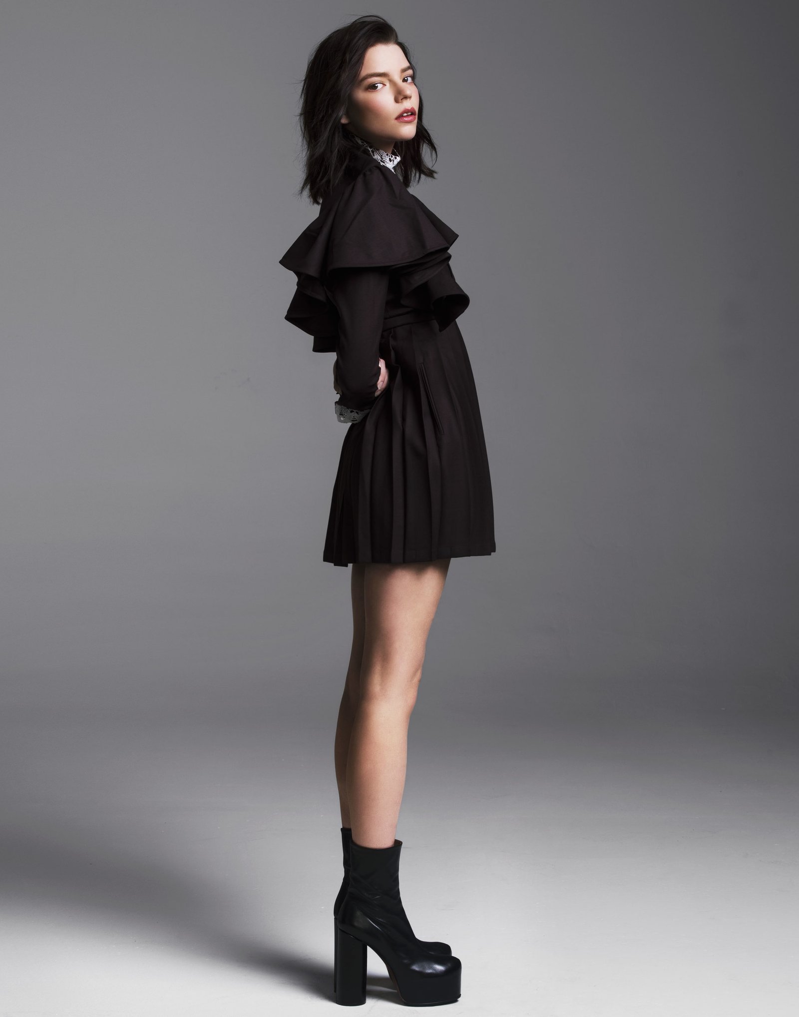 Anya Taylor Joy actress women legs fashion one person 2k