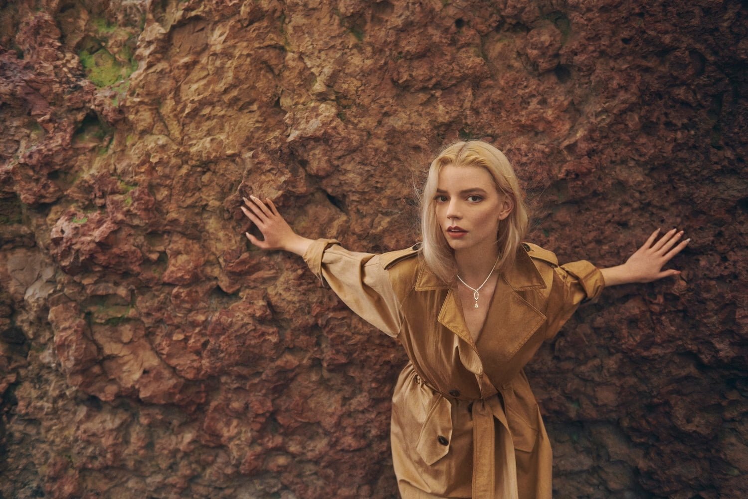 Anya Taylor Joy women actress blonde long hair outdoors