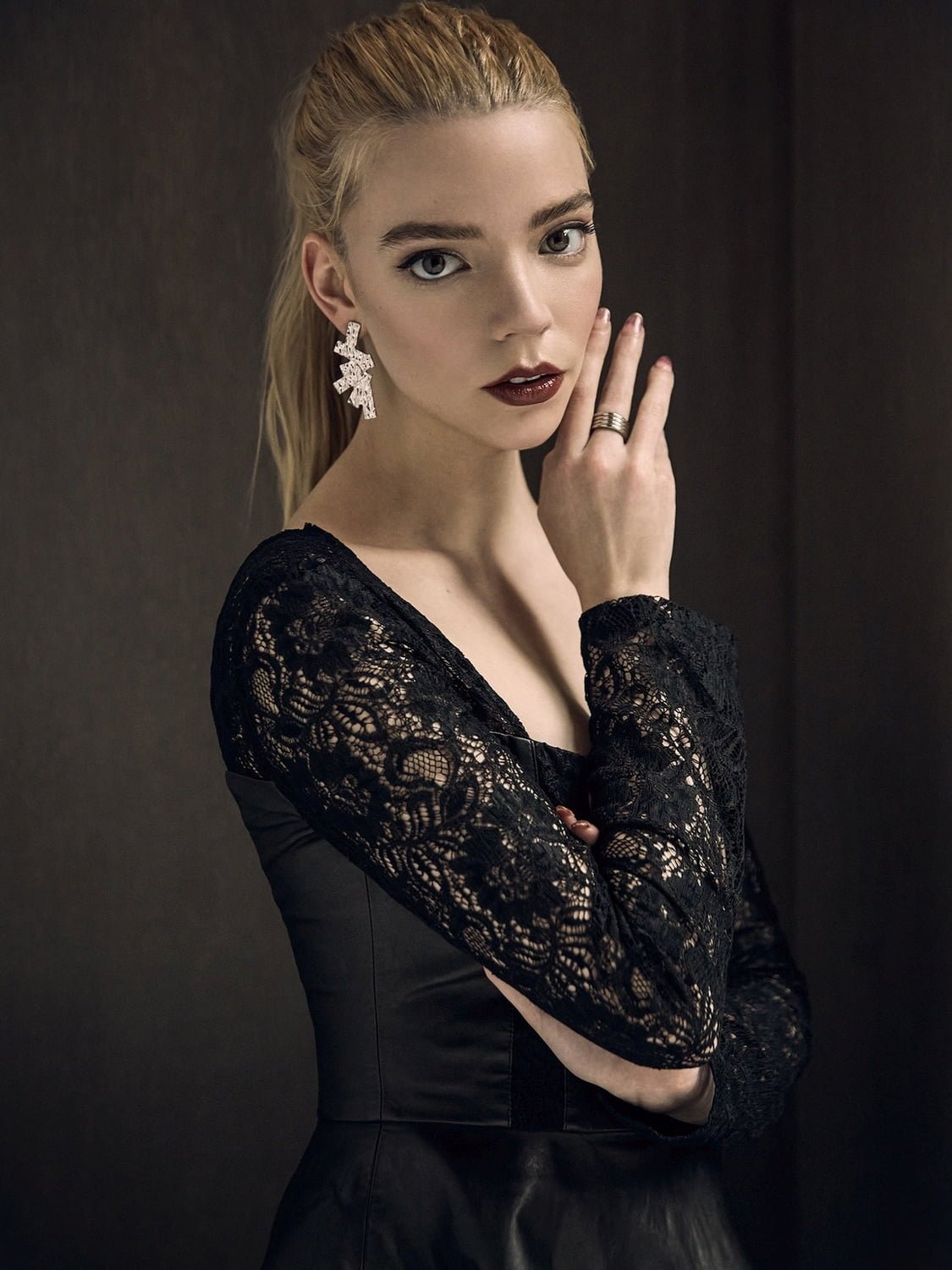 Anya Taylor Joy women actress blonde long hair simple background