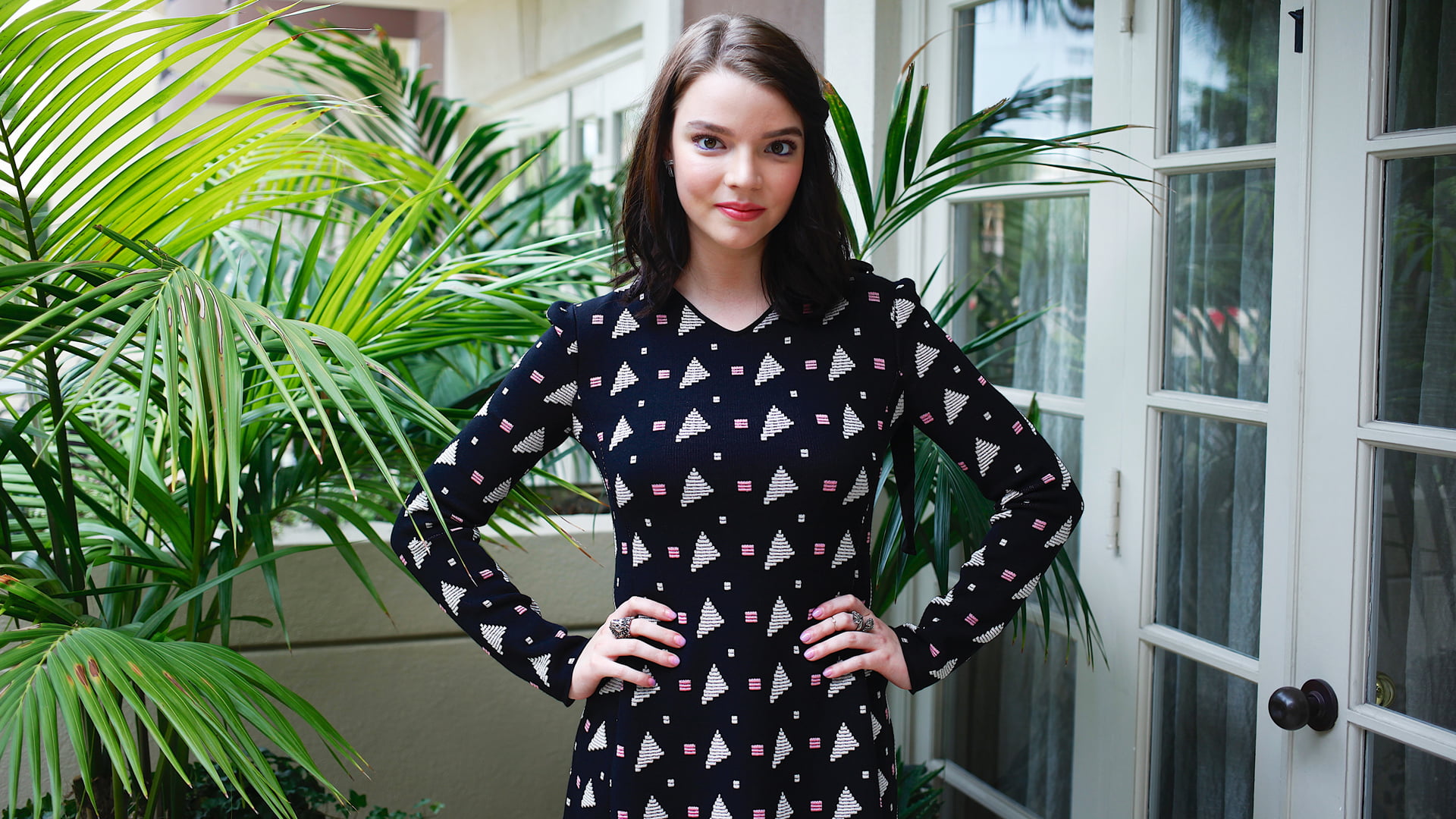 Anya Taylor Joy women actress outdoors hands on hips