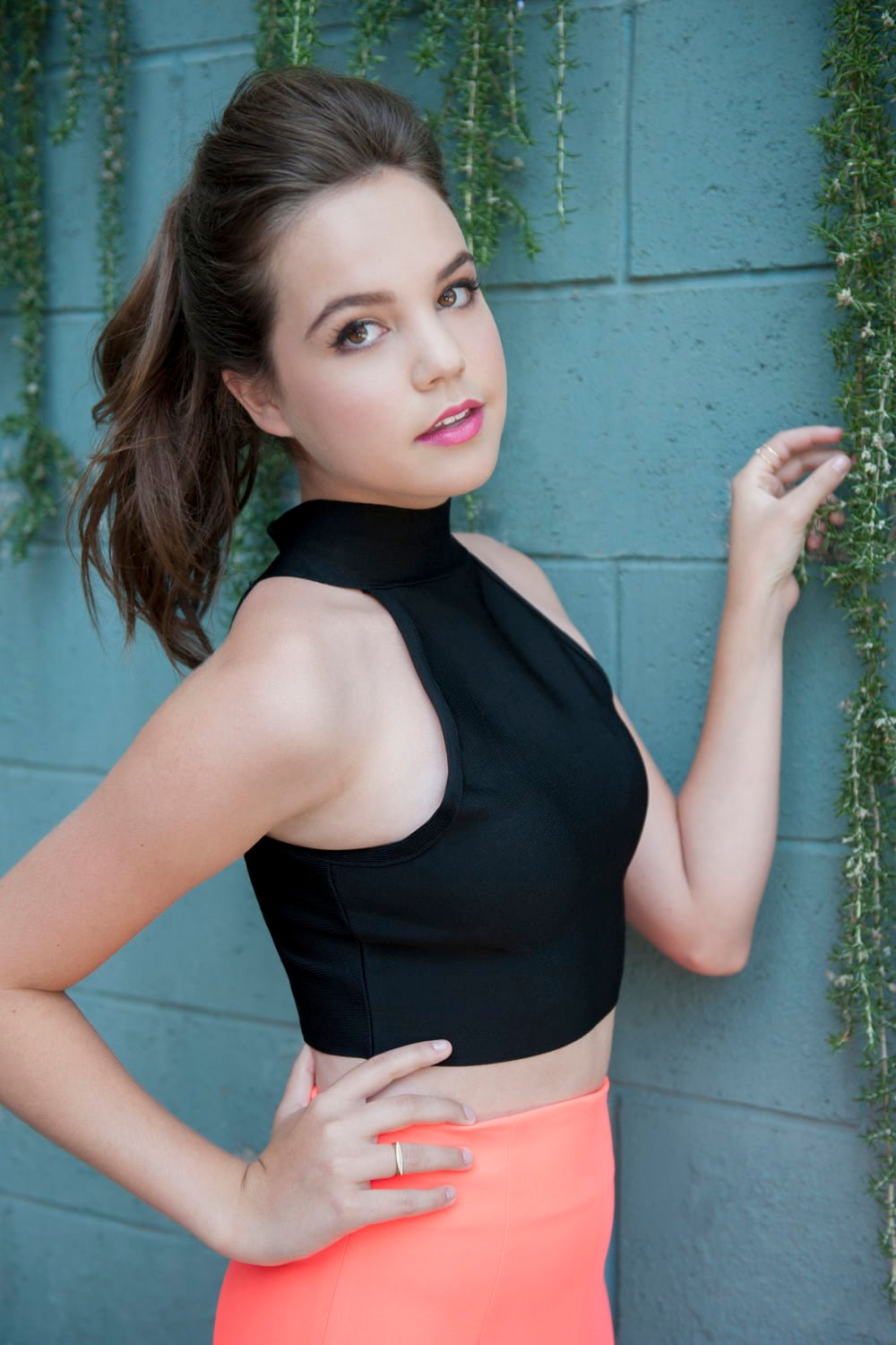 Bailee Madison women actress brunette pink lipstick ponytail