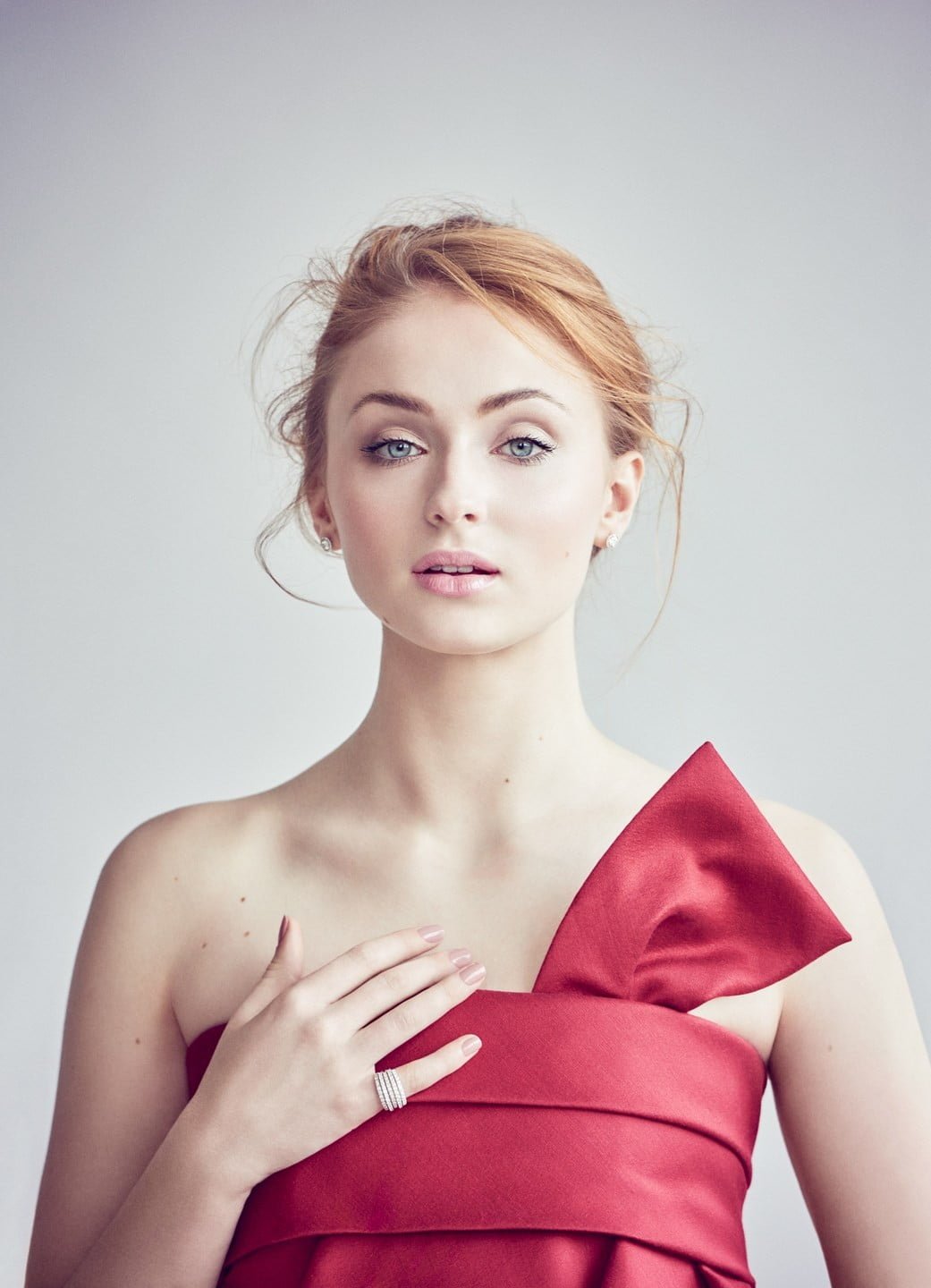 blonde haired woman actress women Sophie Turner looking at viewer
