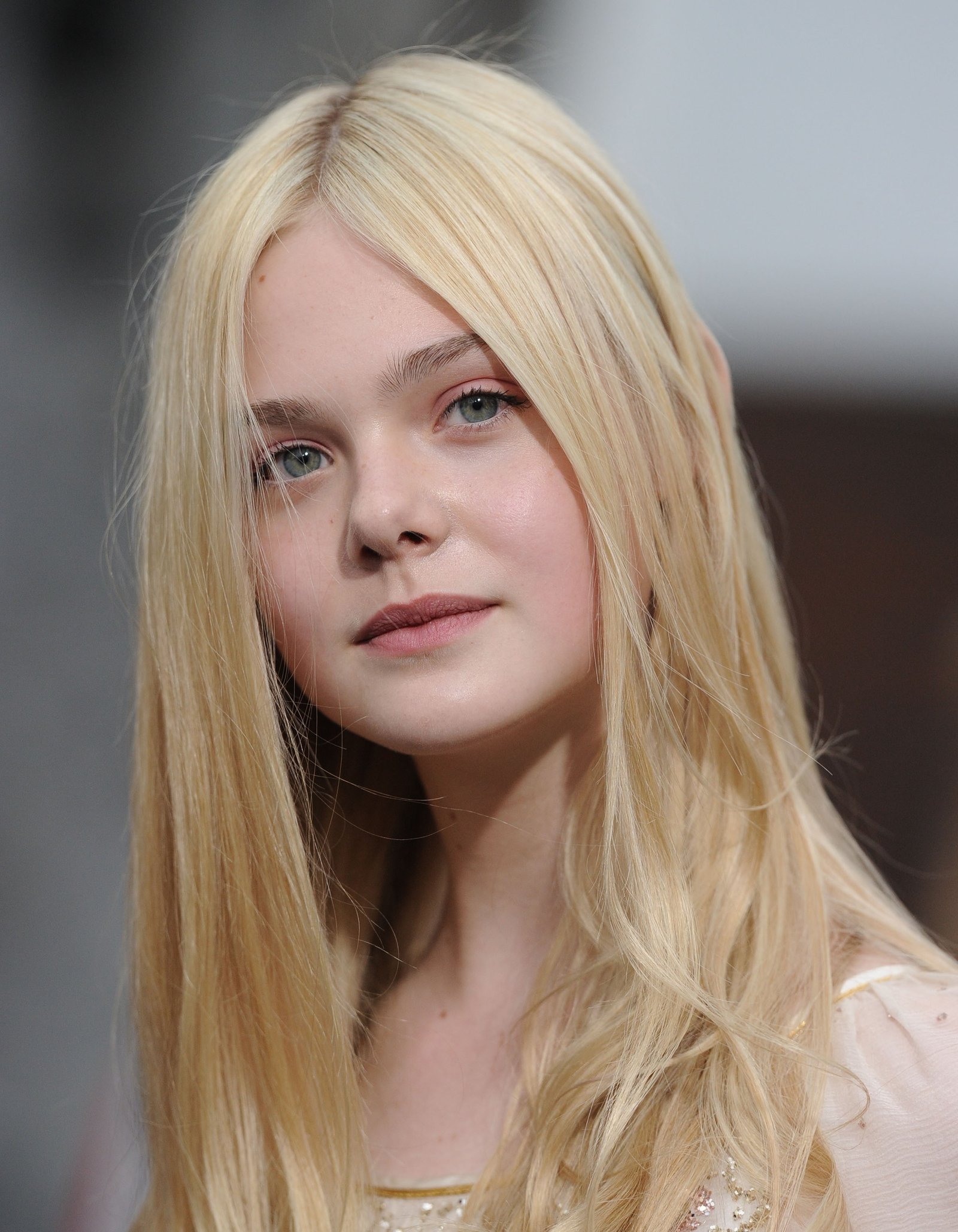 blonde actress women green eyes Elle Fanning looking at viewer 2k
