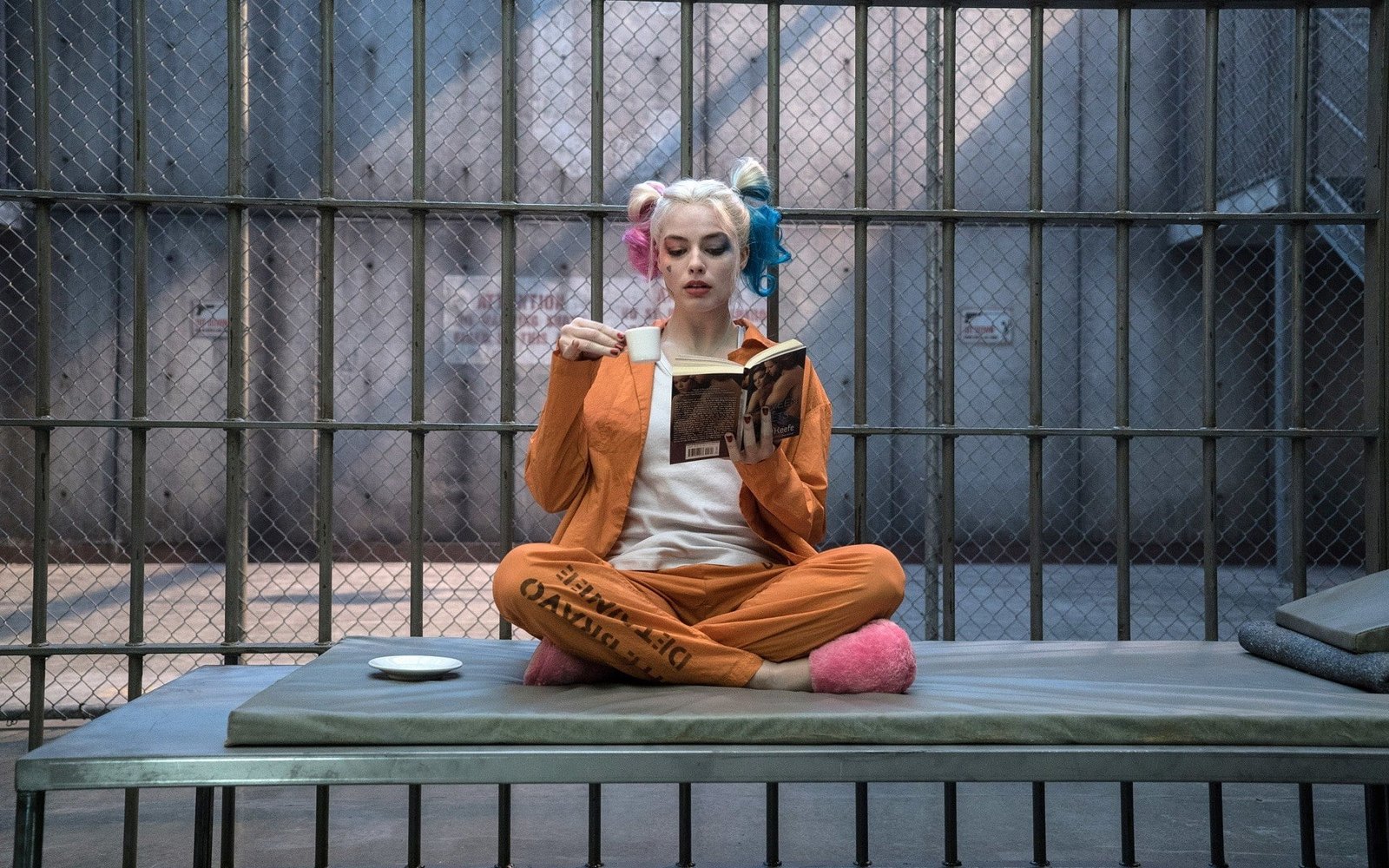 books coffee reading Harley Quinn movies Margot Robbie