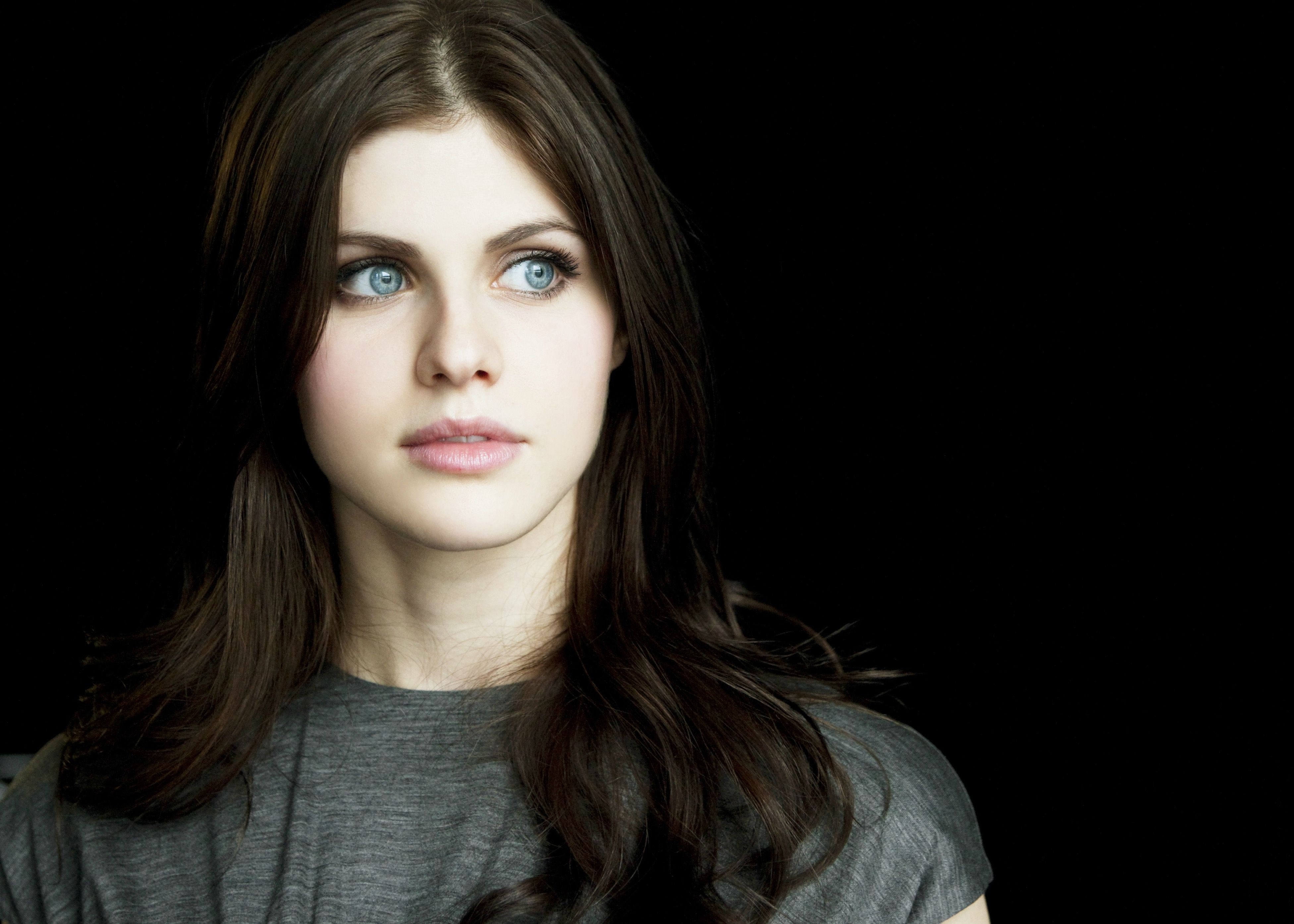 brunette blue eyes actress celebrity women Alexandra Daddario 2k