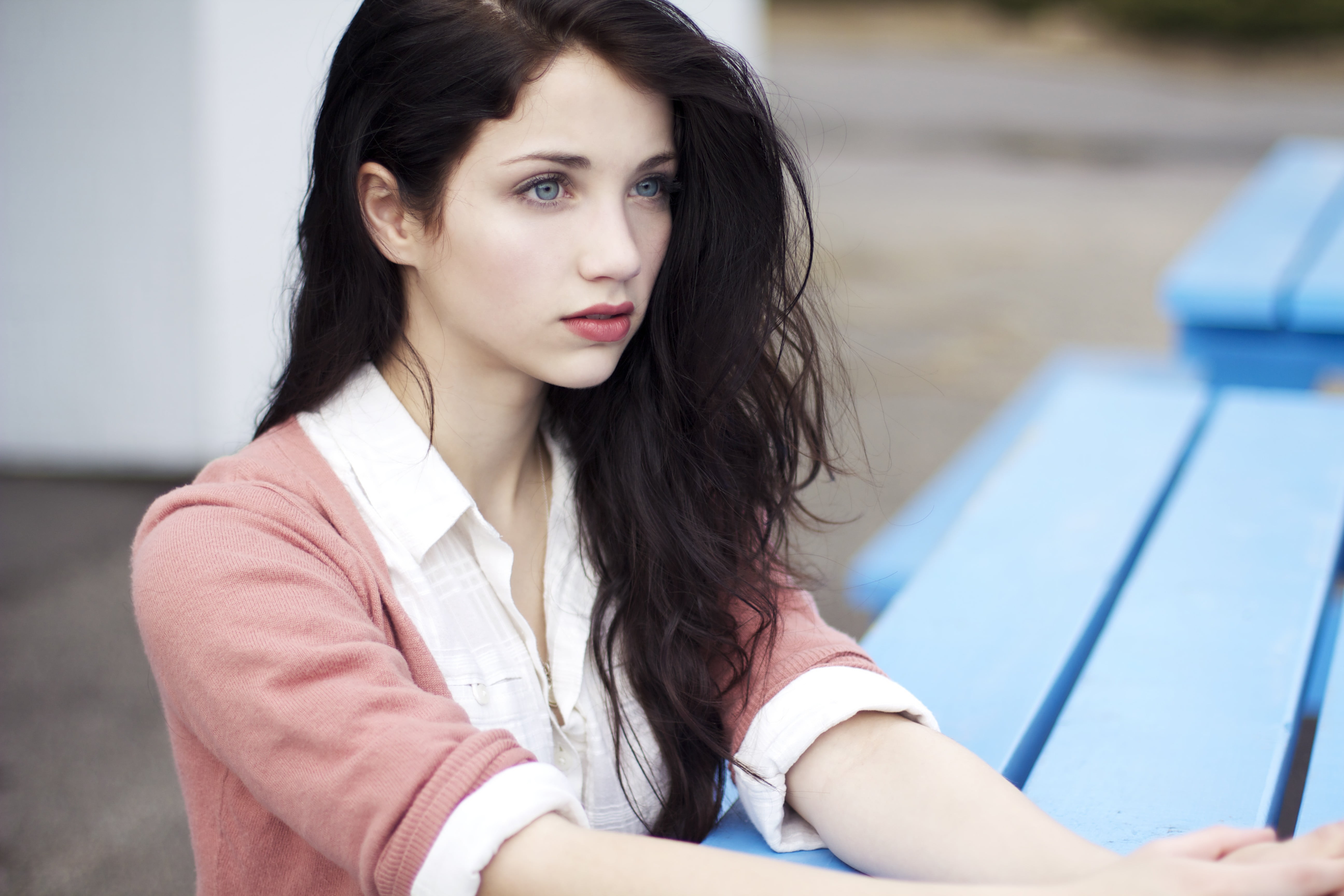 brunette blue eyes women model Emily Rudd actress young adult 2k 4k 5k