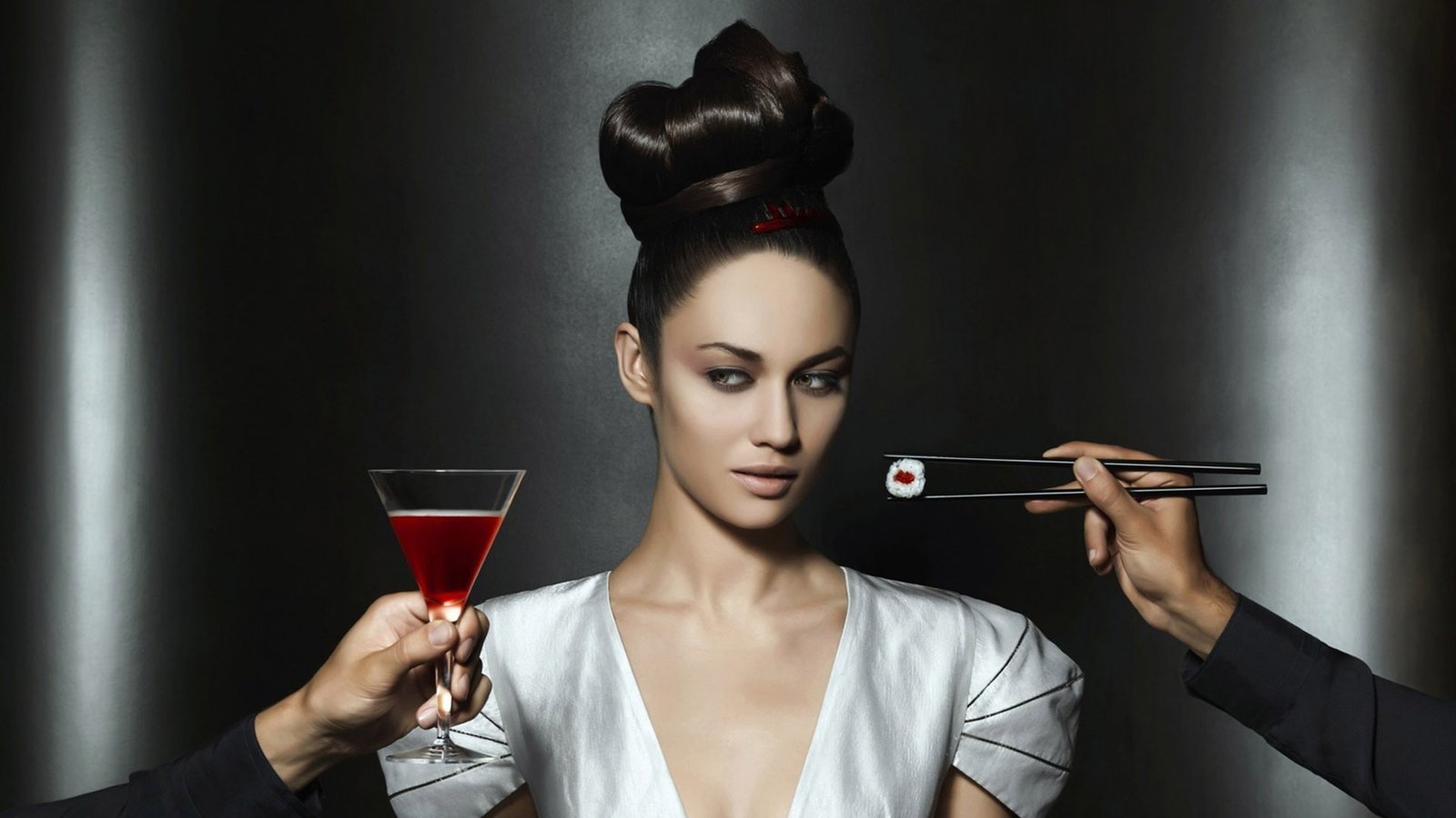 brunette green eyes Olga Kurylenko women model airbrushed