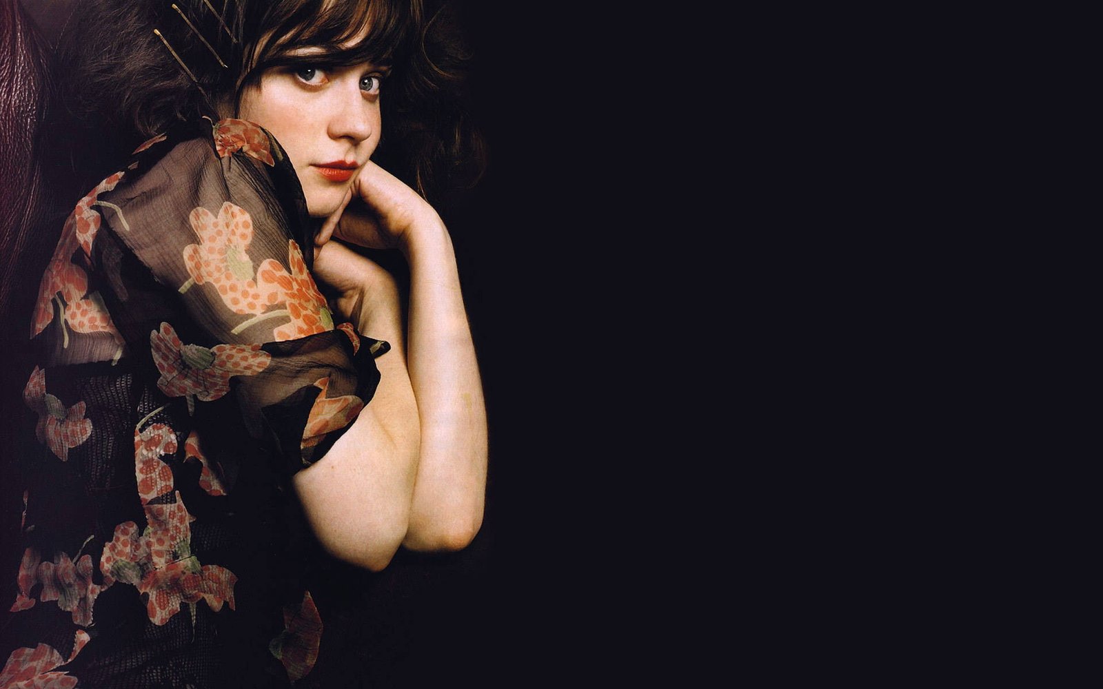brunette women Zooey Deschanel actress