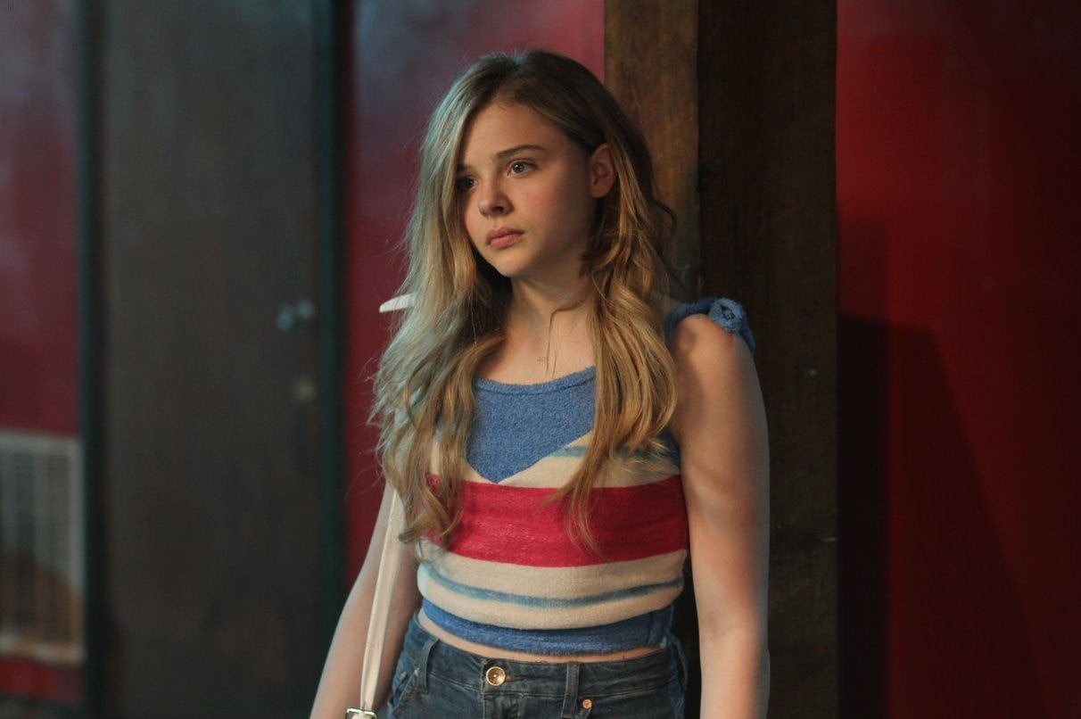 Chlo Grace Moretz actress women one person standing long hair