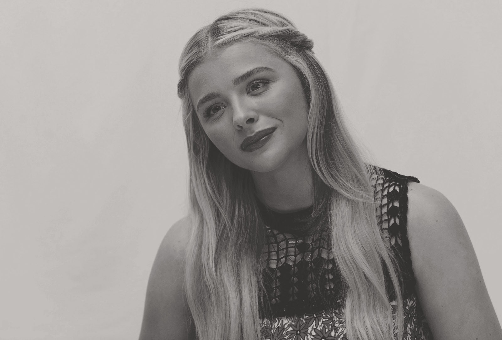 Chlo Grace Moretz blonde actress monochrome women