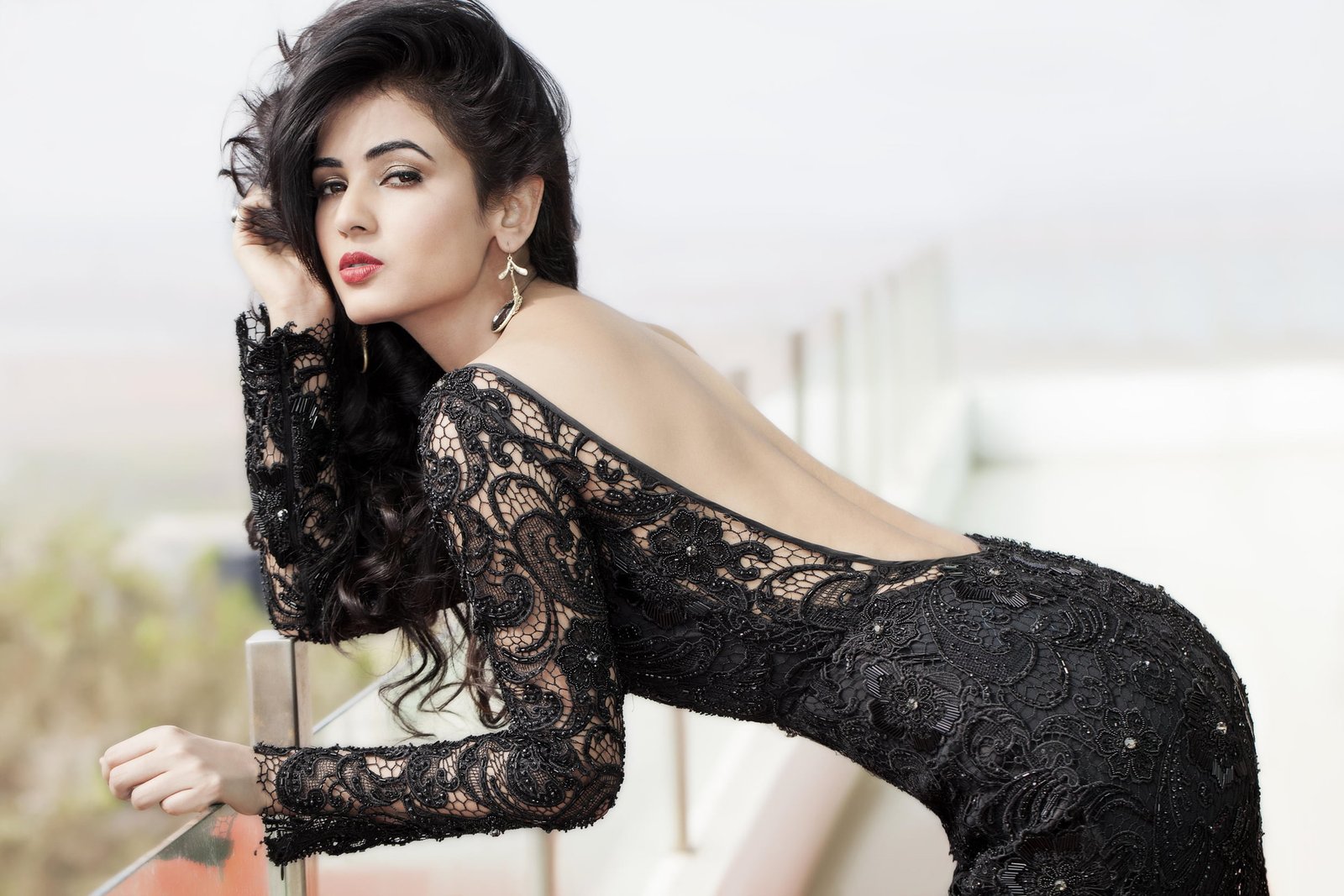 Disha Patani women actress brunette long hair looking at viewer 2k