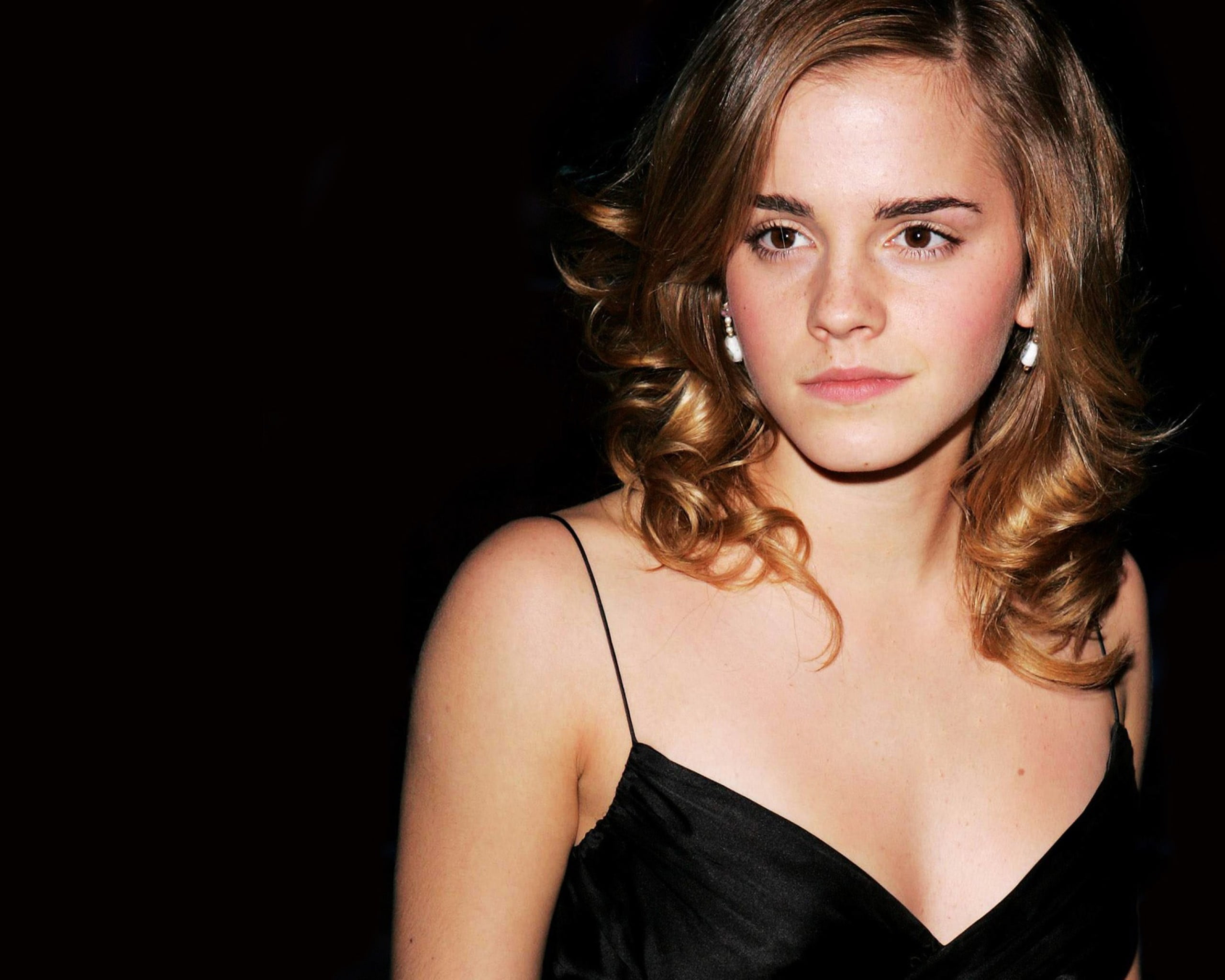 Emma Watson wearing black spaghetti strap top celebrity actress 2k