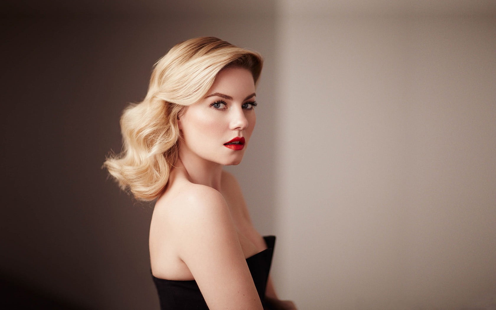 Elisha Cuthbert actress blonde women celebrity simple background 16