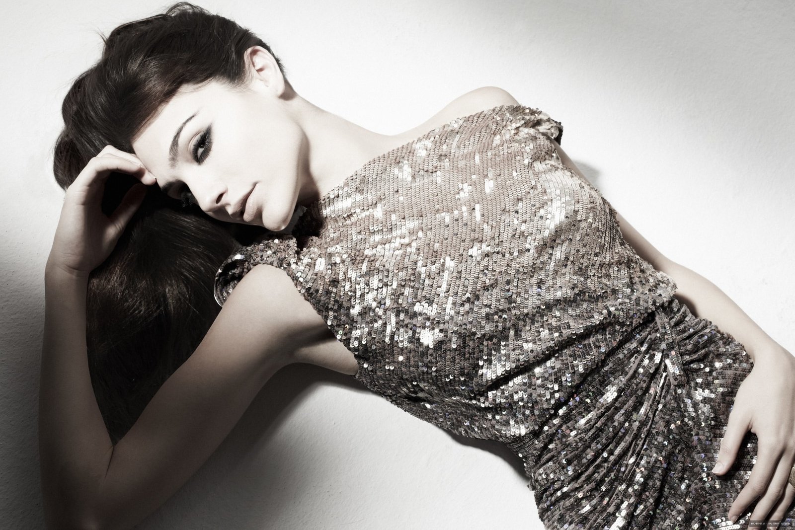 Gal Gadot actress women face makeup portrait looking at viewer 2k