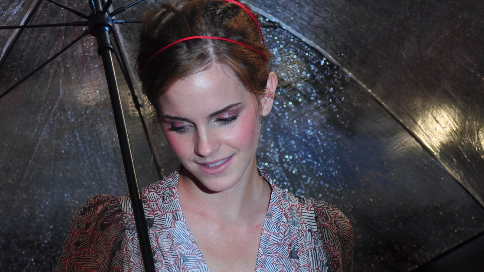 Emma Watson women brunette umbrella actress celebrity