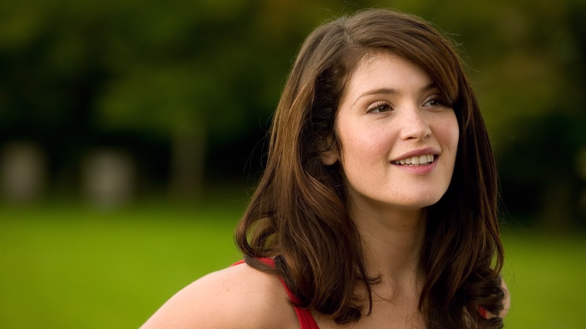 Gemma Arterton women brunette brown eyes smiling looking away