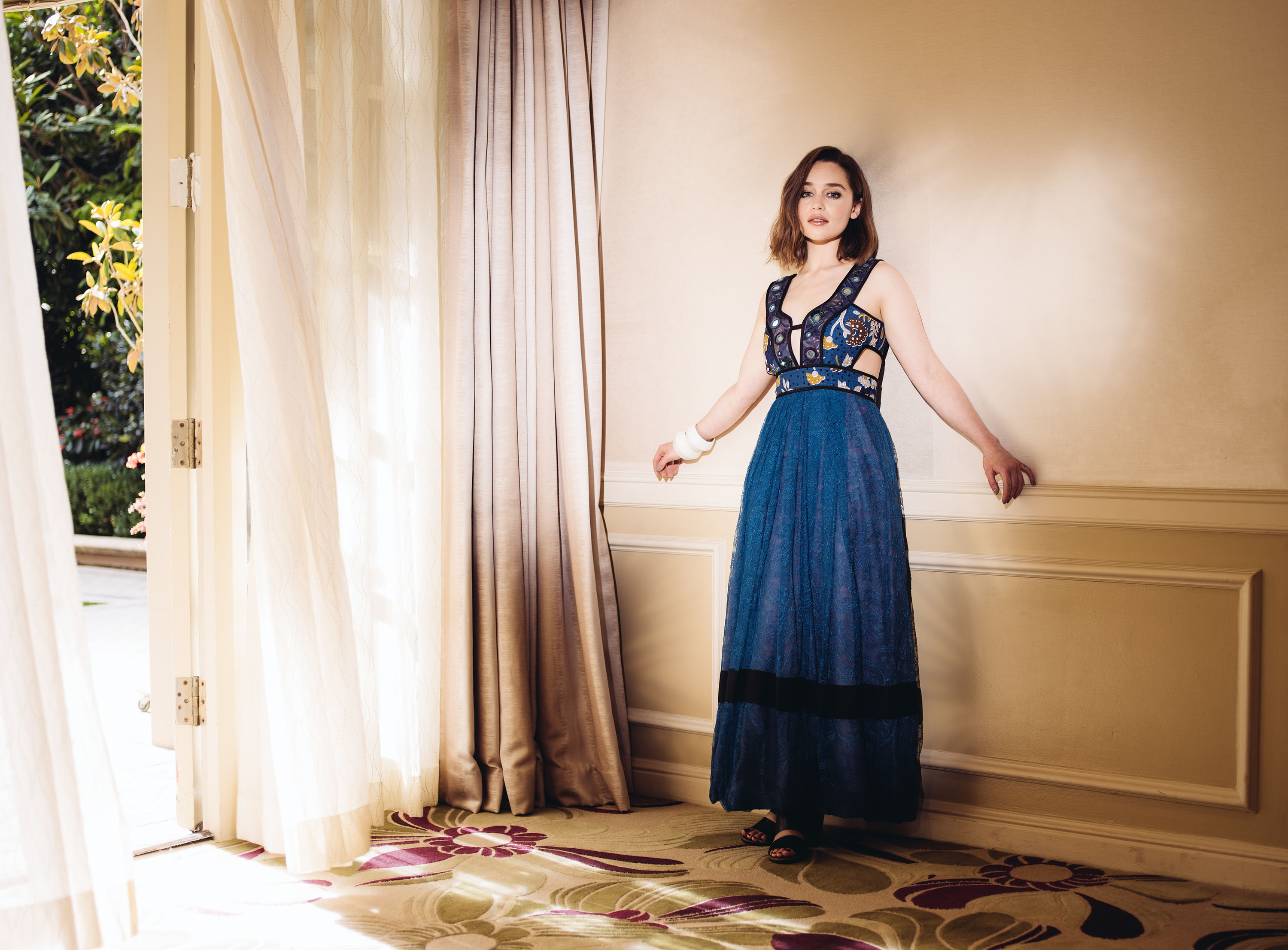 Emilia Clarke blue dress actress women 2k