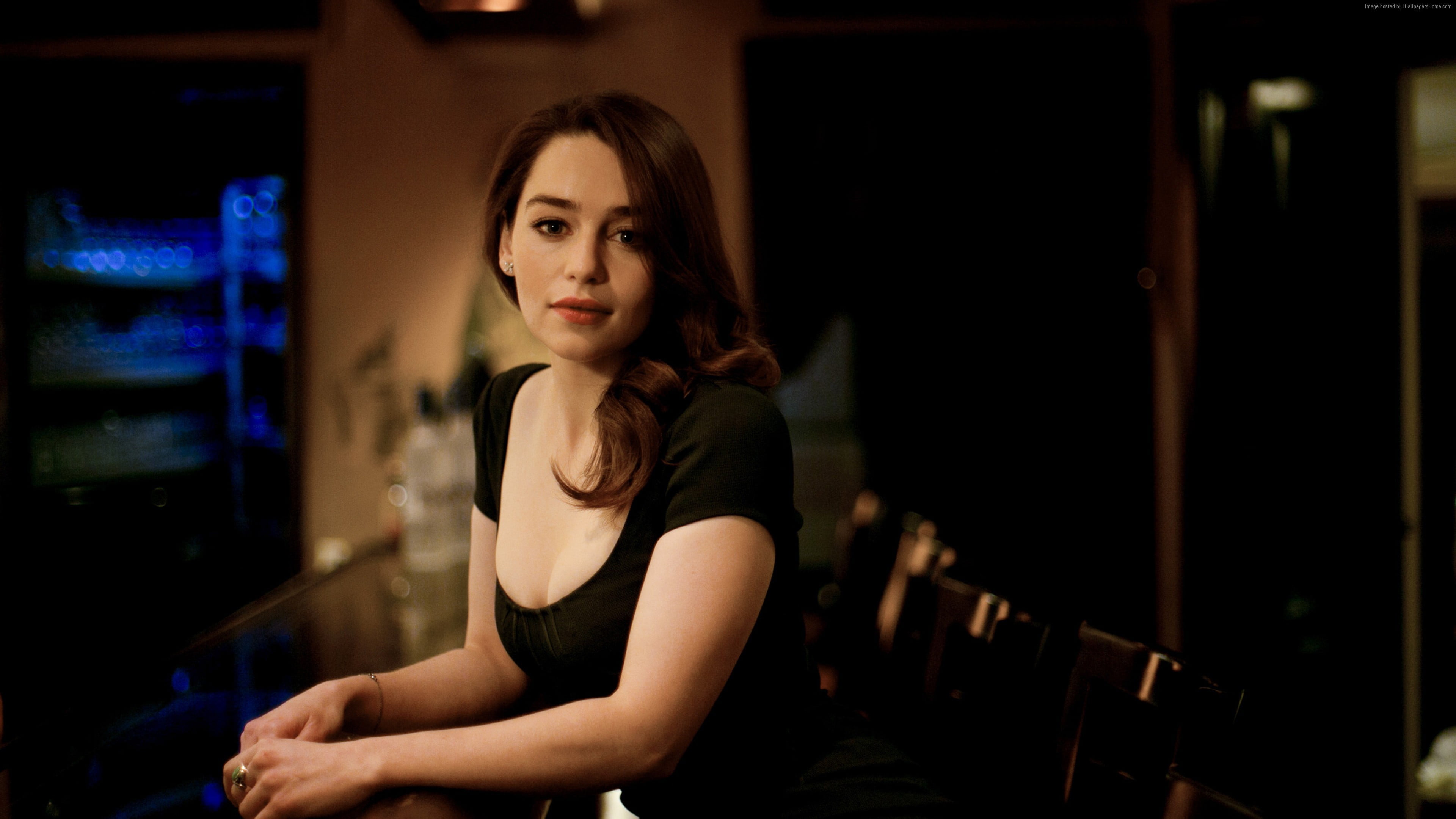 Emilia Clarke celebrity actress brunette brown eyes red lipstick 2k