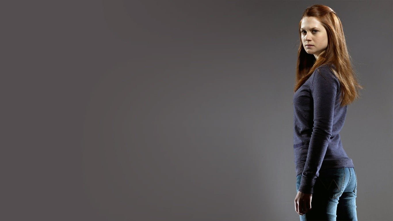Ginny Weasley Bonnie Wright redhead Harry Potter women actress