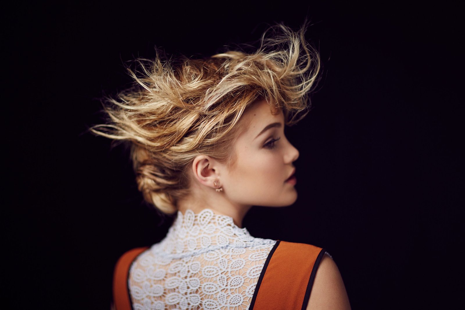face women Olivia Holt actress blonde short hair profile 2k