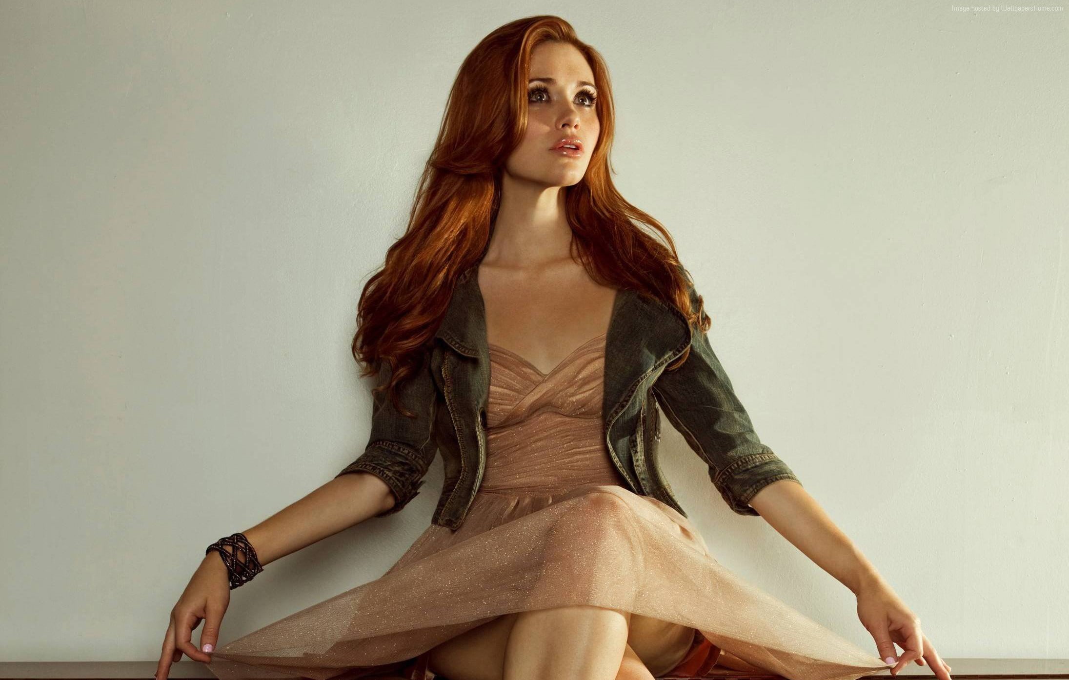 Holland Roden Most Popular Celebs actress fashion hairstyle 2k