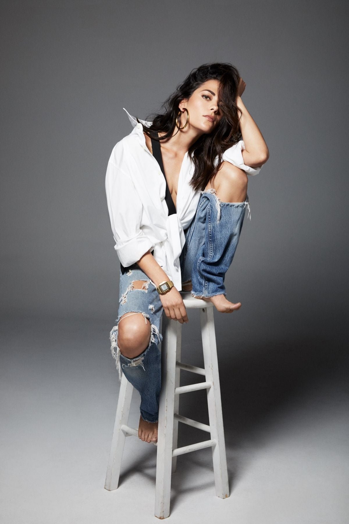 Inbar Lavi women actress torn jeans barefoot simple background