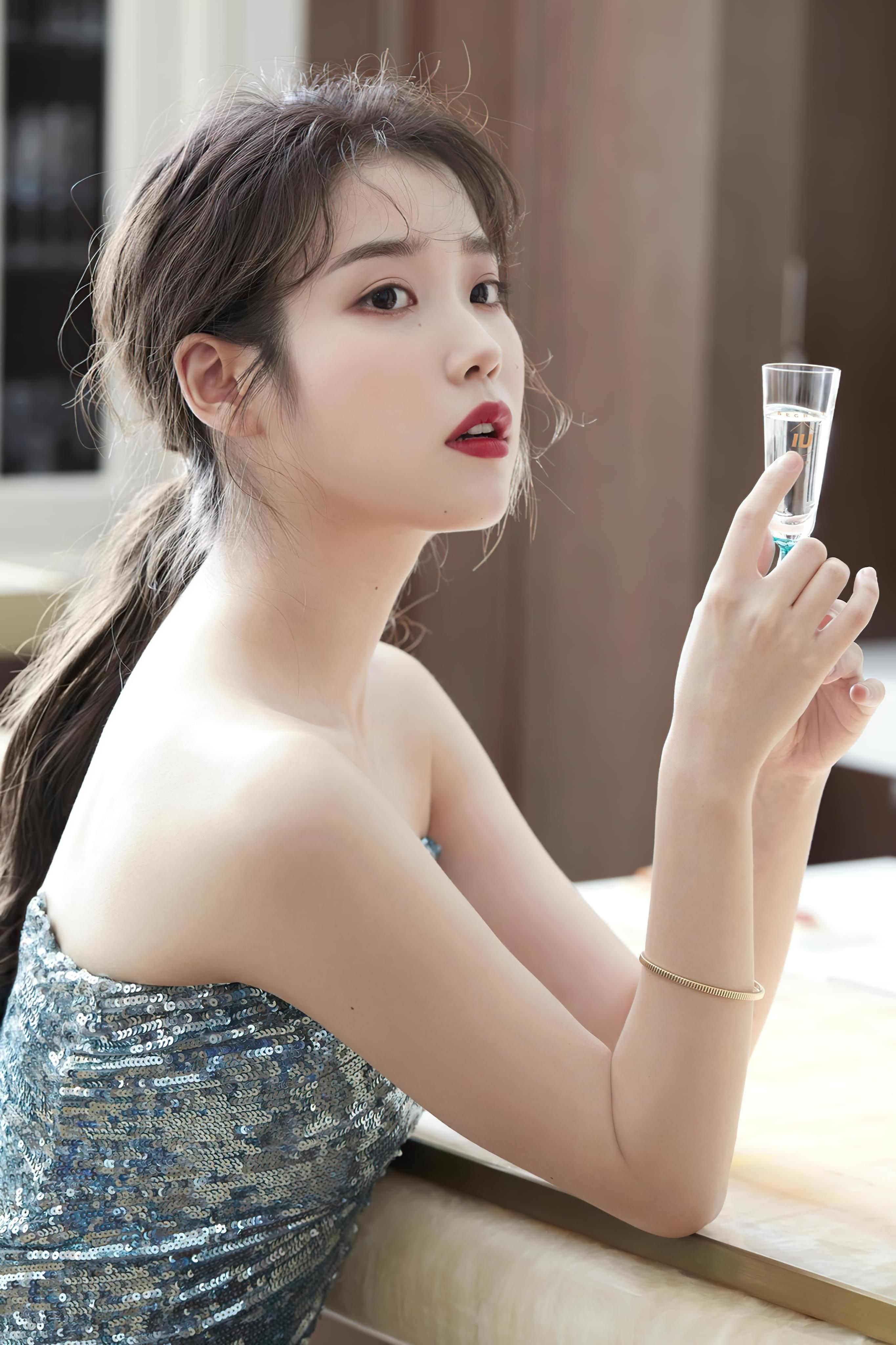 IU K pop korean women actress 2k Lee Ji-eun
