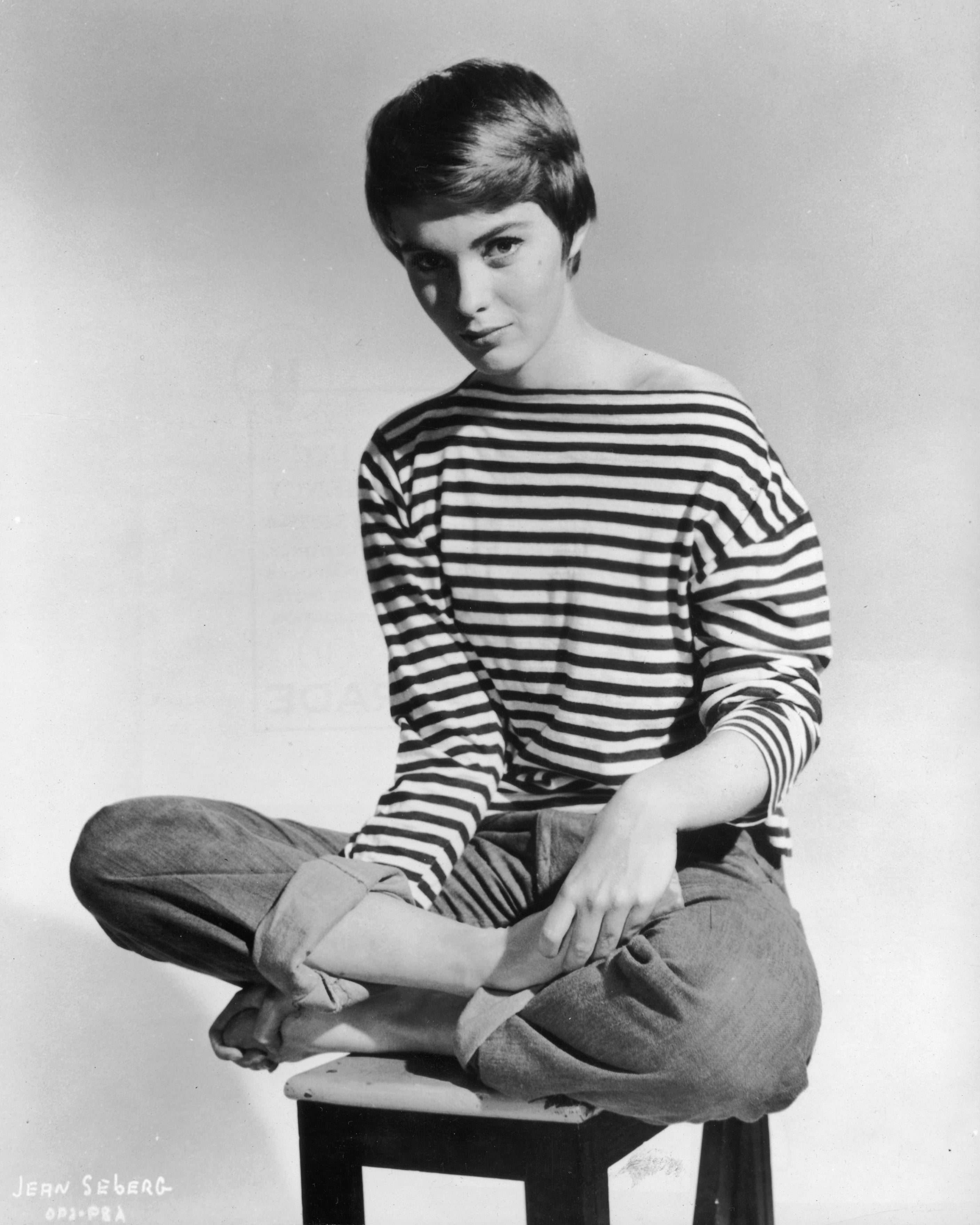 Jean Seberg actress women monochrome vintage barefoot 2k