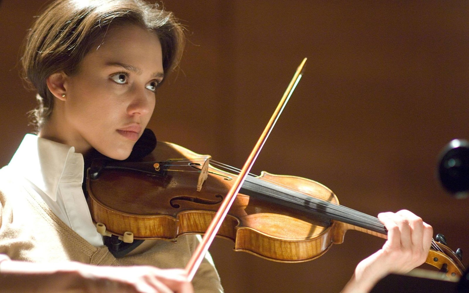 Jessica Alba violin musical instrument actress celebrity