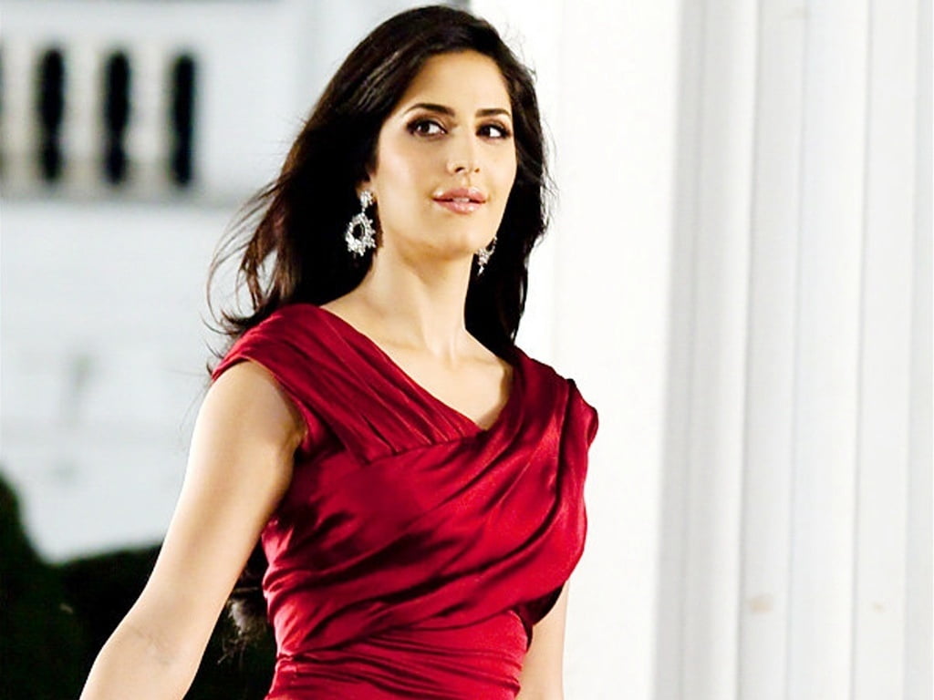 Kaitrina Kaif In Red women's red surplice neck sleeveless top 30