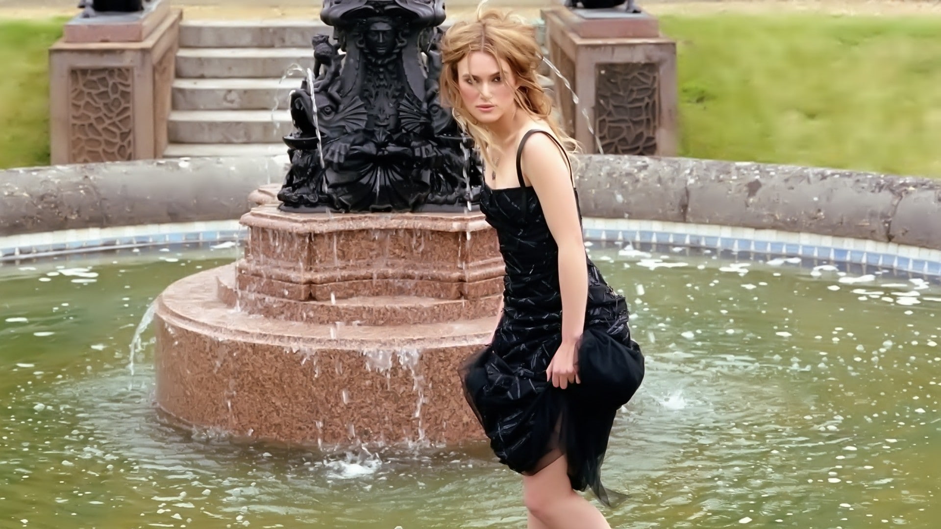 Keira Knightley fountain women celebrity actress real people