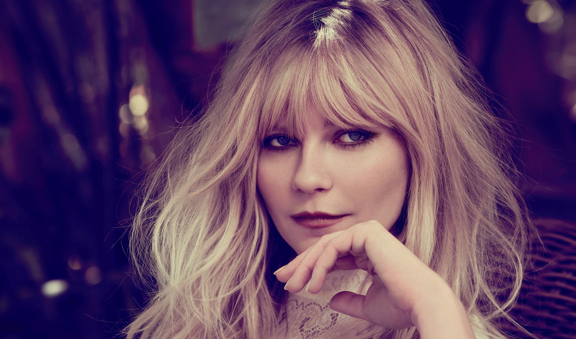 Kirsten Dunst celebrity women blonde looking at viewer