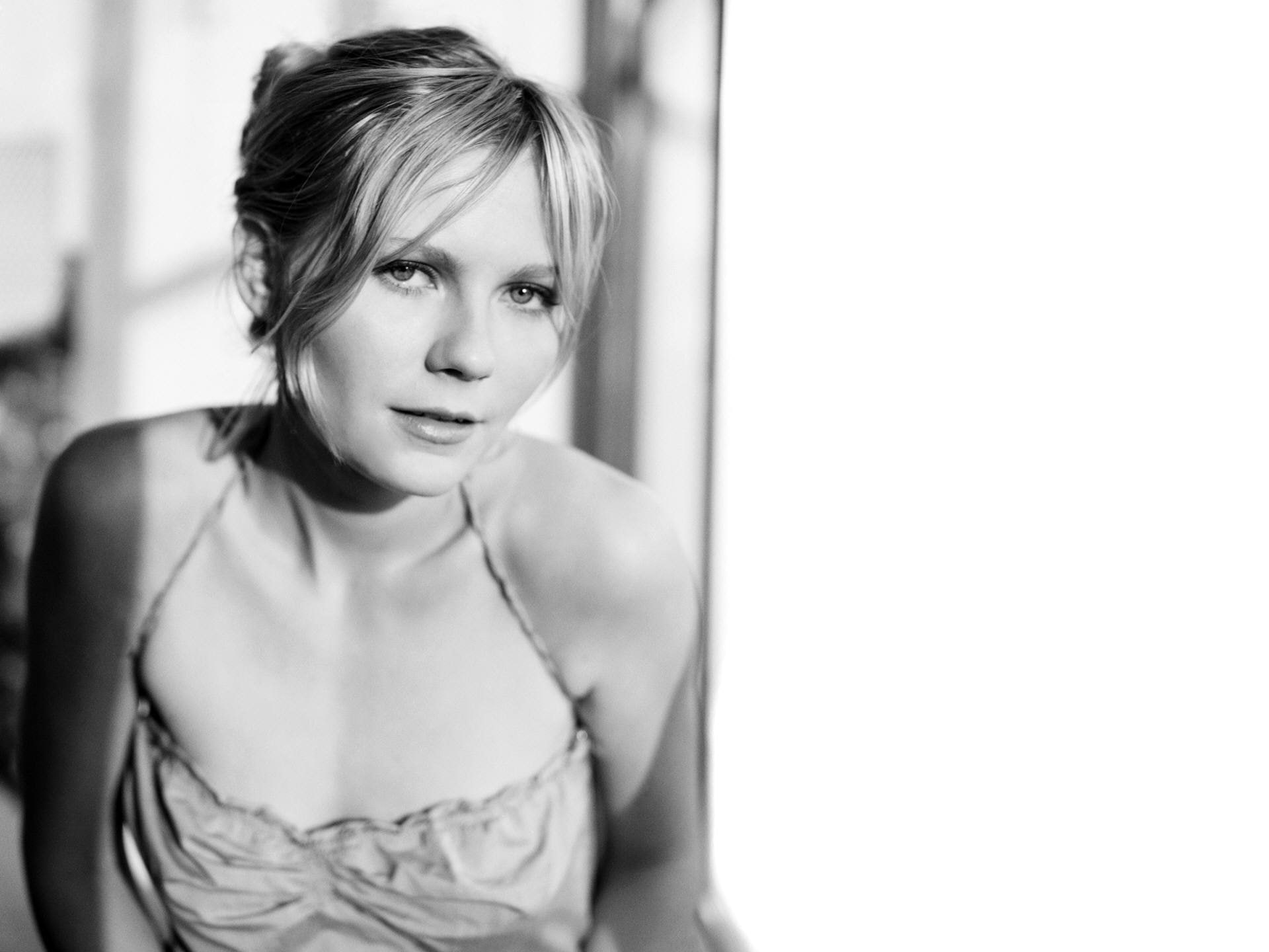 Kirsten Dunst women blonde blond hair actress monochrome