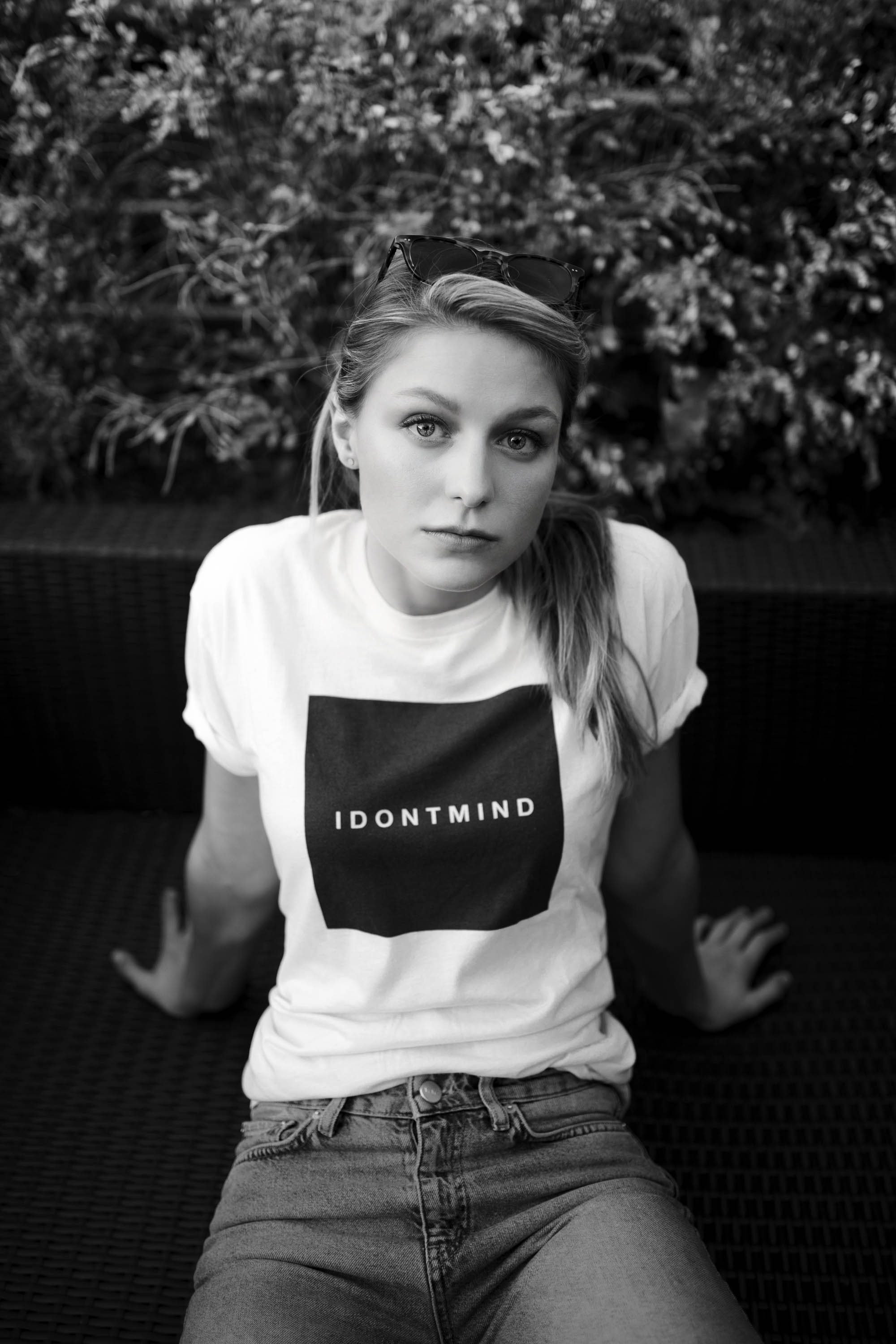 Melissa Benoist women monochrome sunglasses looking at viewer 2k