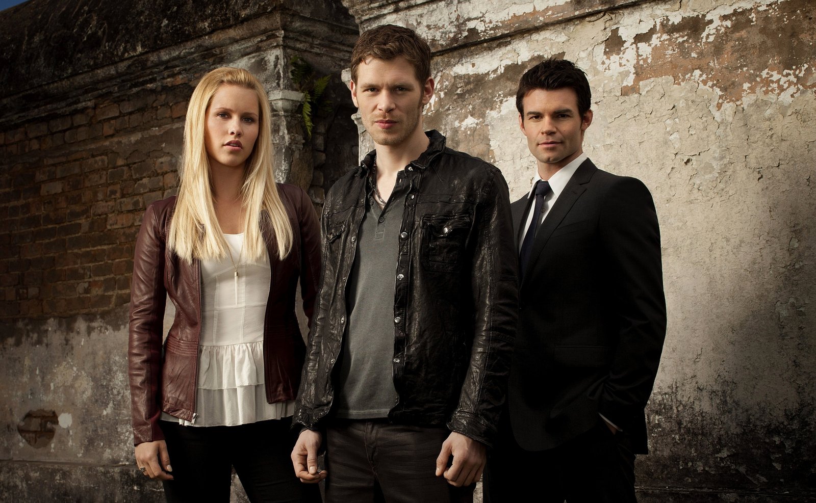 men's black suit actress actor Elijah Rebecca Claire Holt 2k 4k