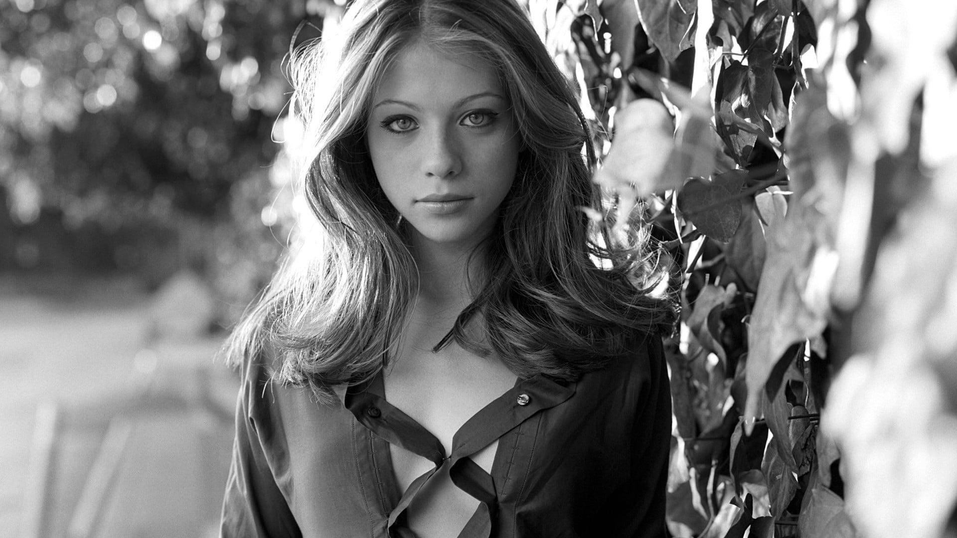 Michelle Trachtenberg women actress outdoors celebrity