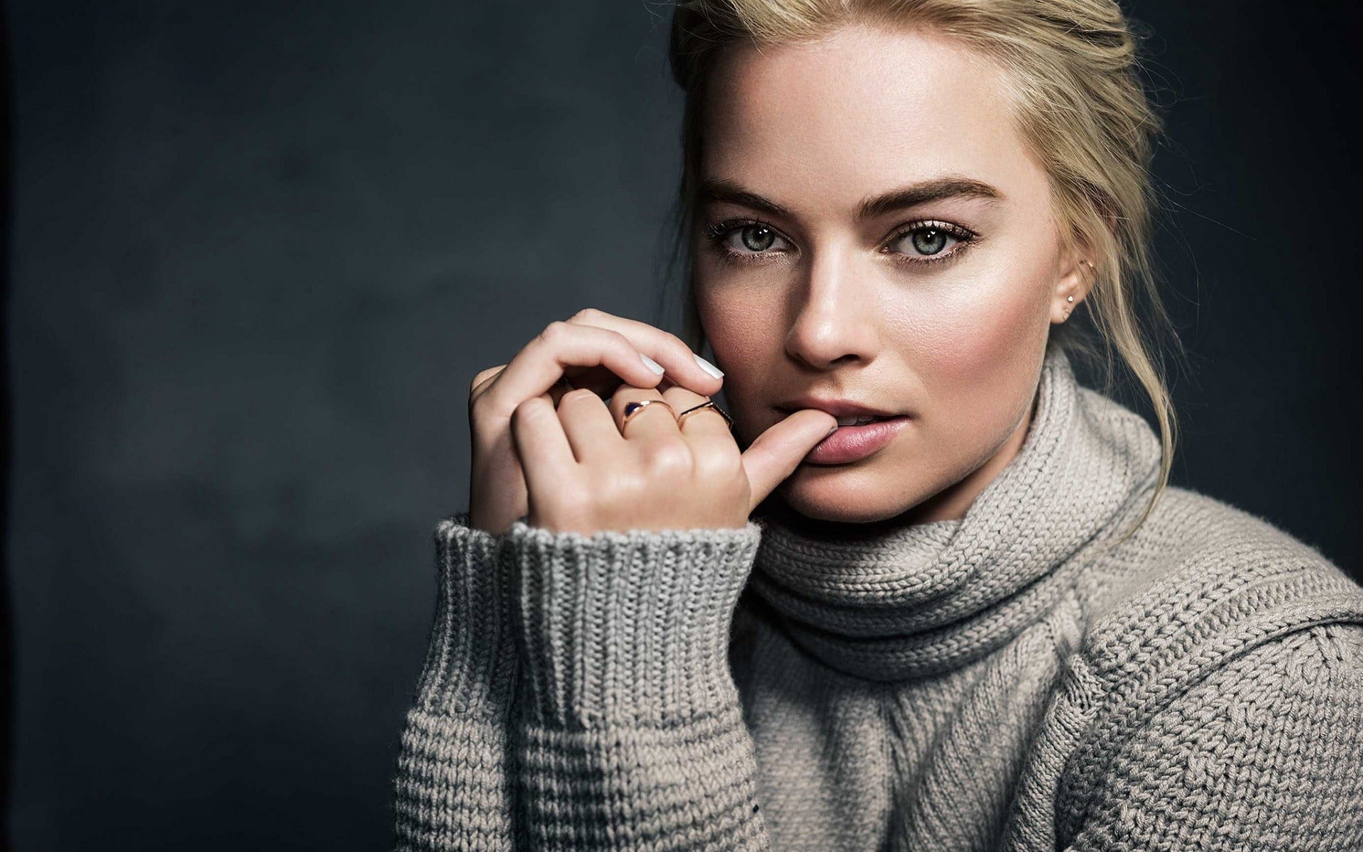 Margot Robbie women blonde blue eyes face actress sweater