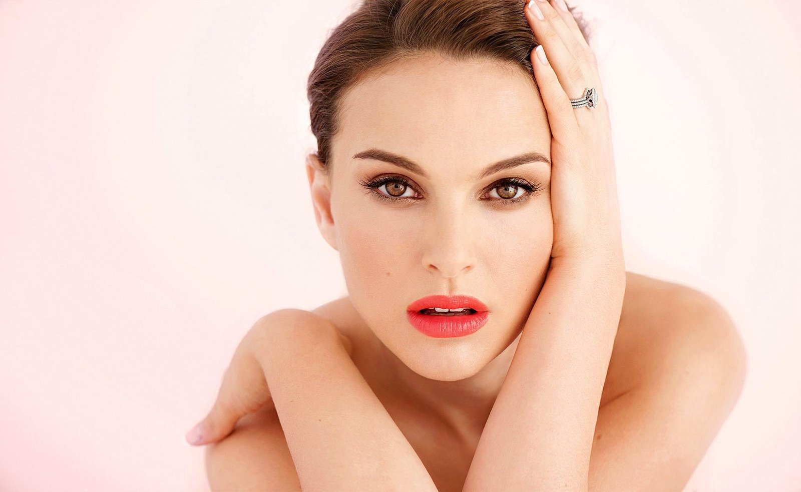 Natalie Portman women's red lipstick girl actress brown hair 2k