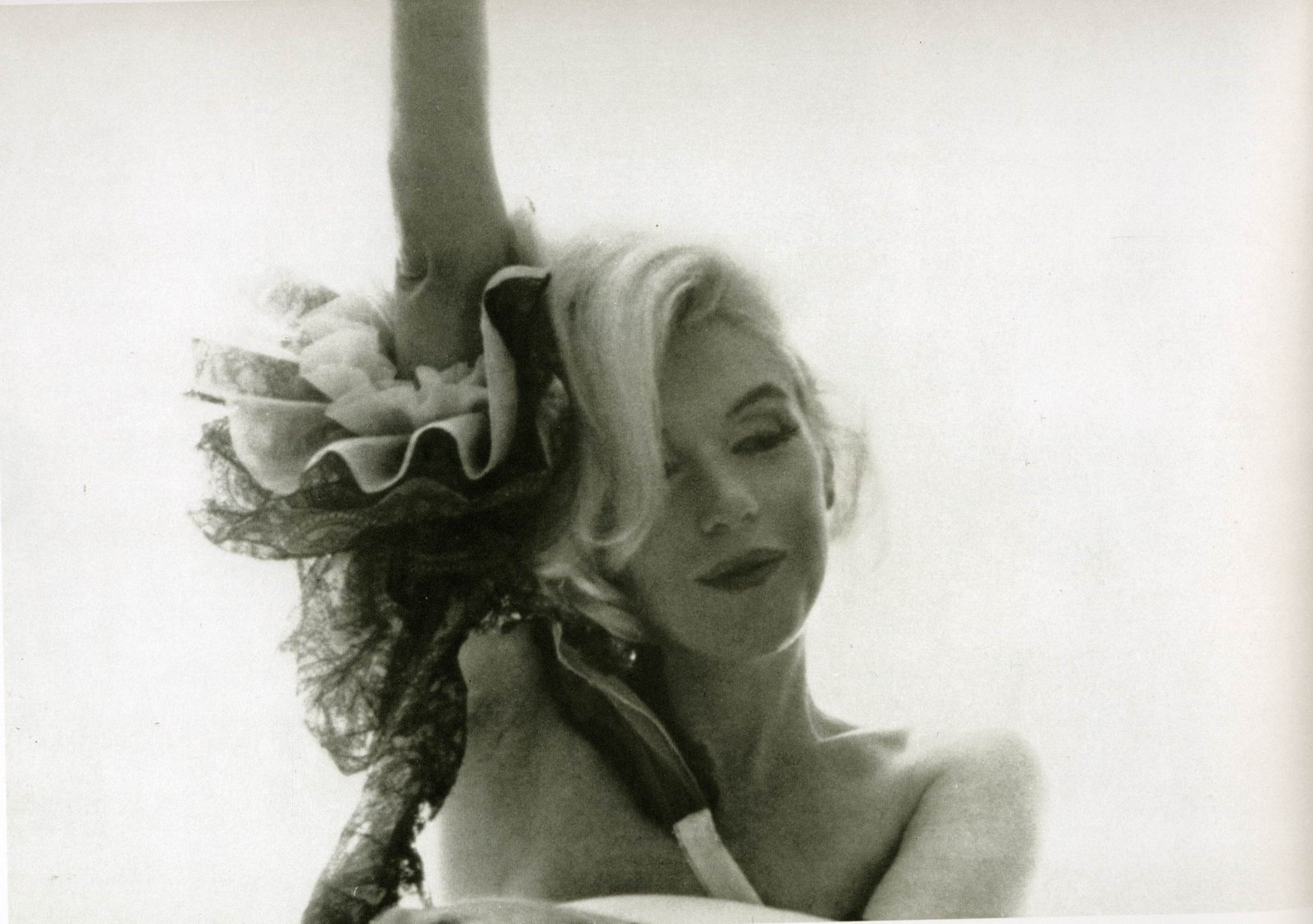 Marilyn Monroe actress women arms up portrait headshot 2k