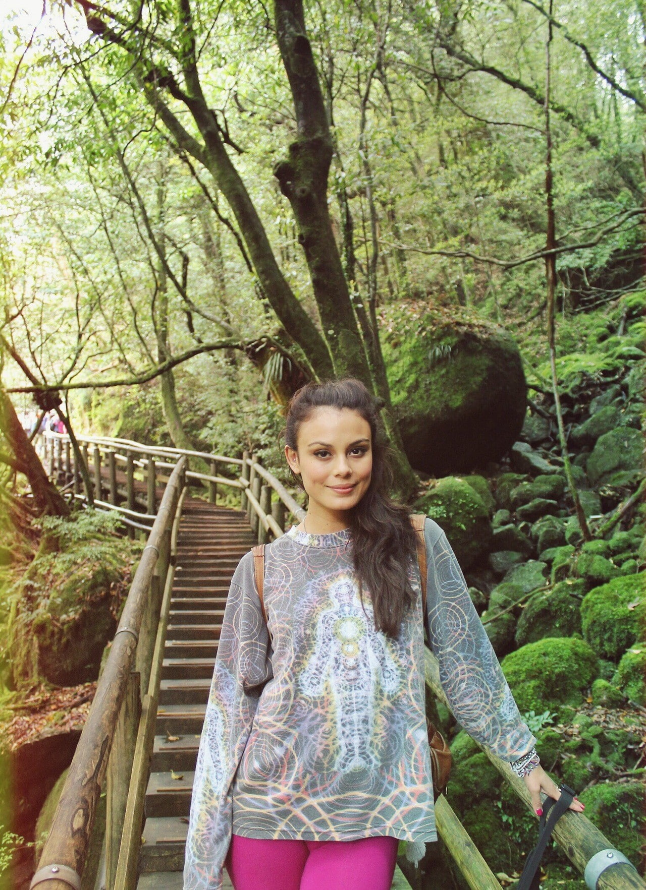 Nathalie Kelley model actress women tree looking at camera