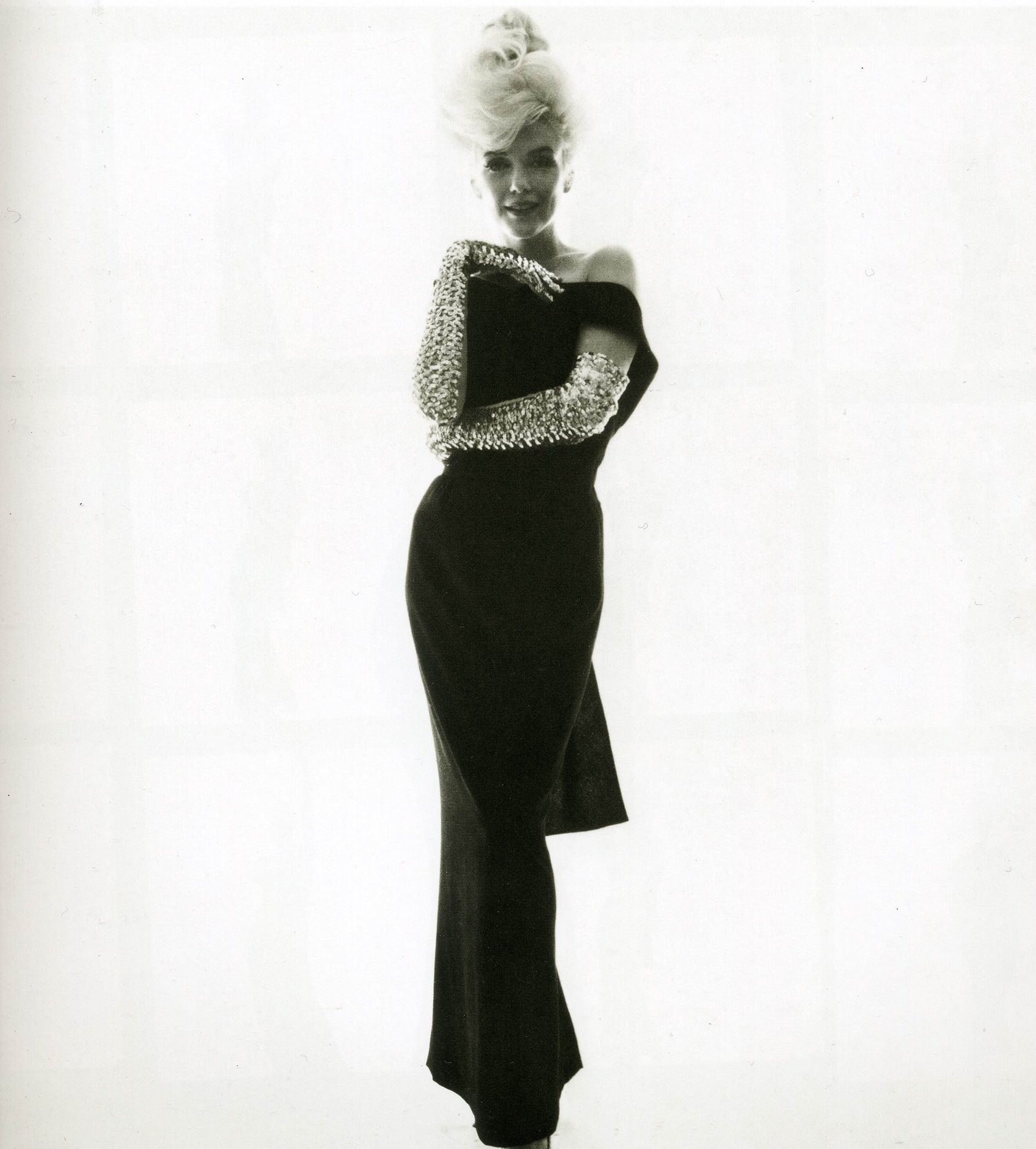 Marilyn Monroe actress women one person standing fashion 2k