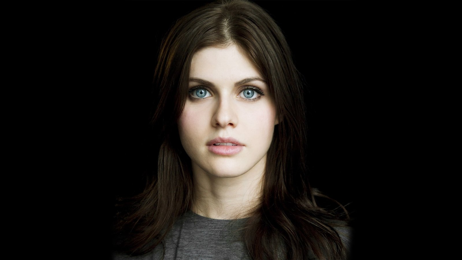 photo of Alexandra Dadario Daddario American actress 2k