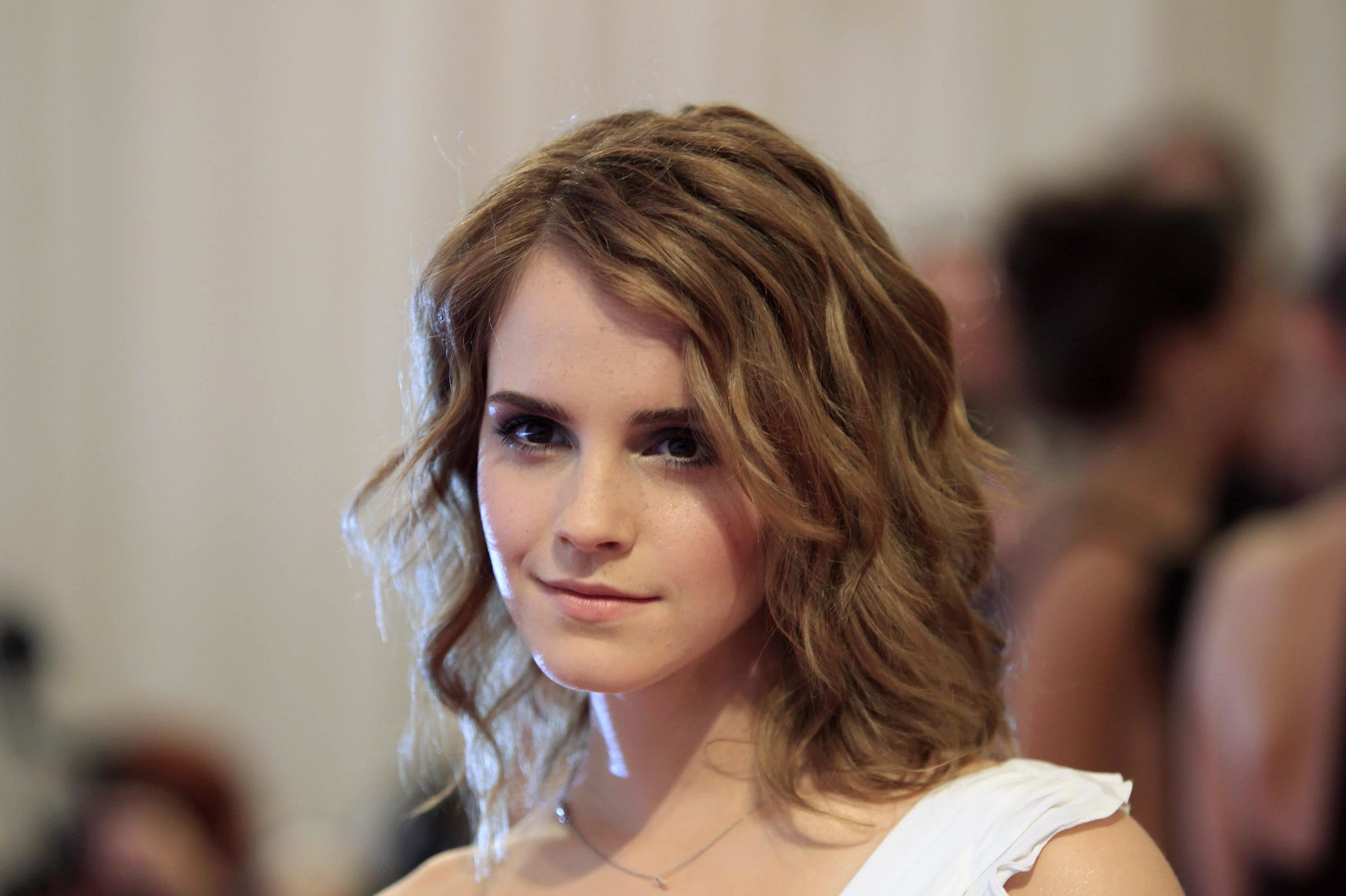 Photoshoot Beautiful Actress Emma Watson 2k