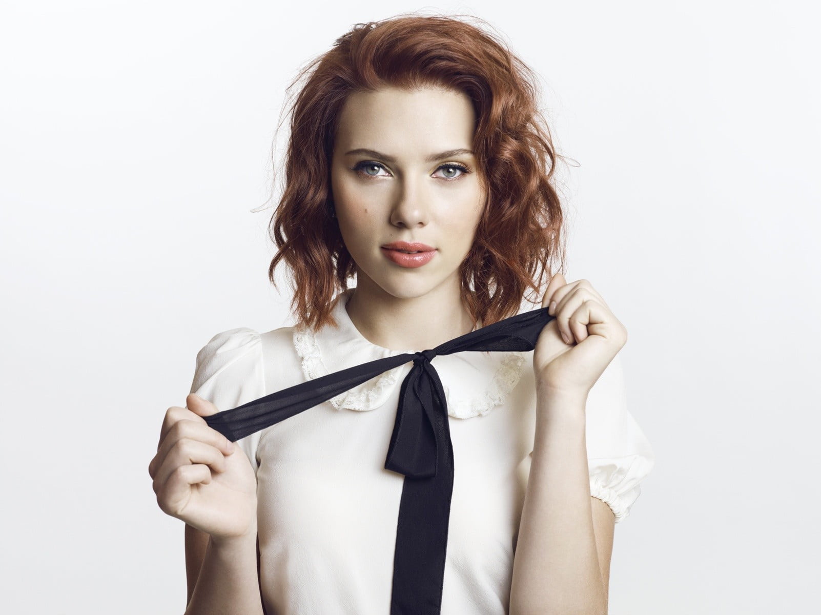 Scarlett Johansson women actress studio shot portrait young adult 88
