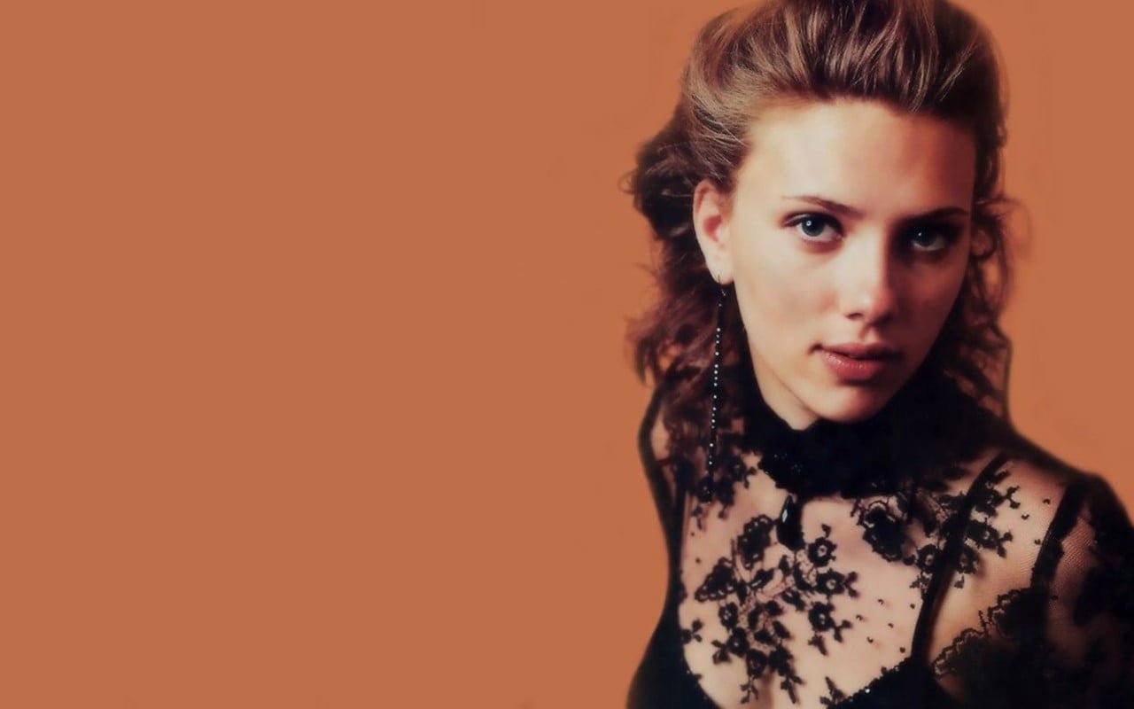 Scarlett Johansson women portrait simple background actress