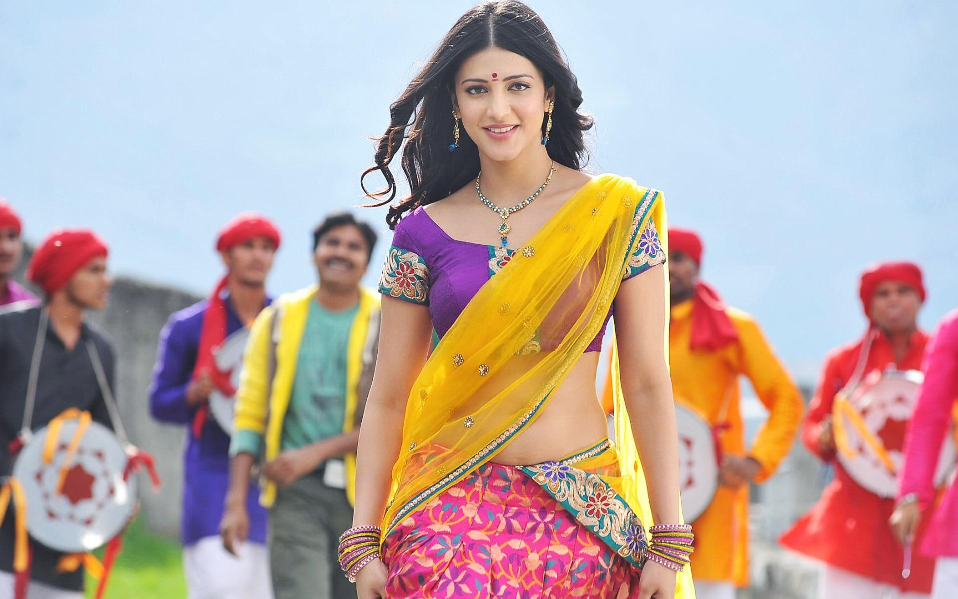 Shruti Hassan in Gabbar Singh indian actress
